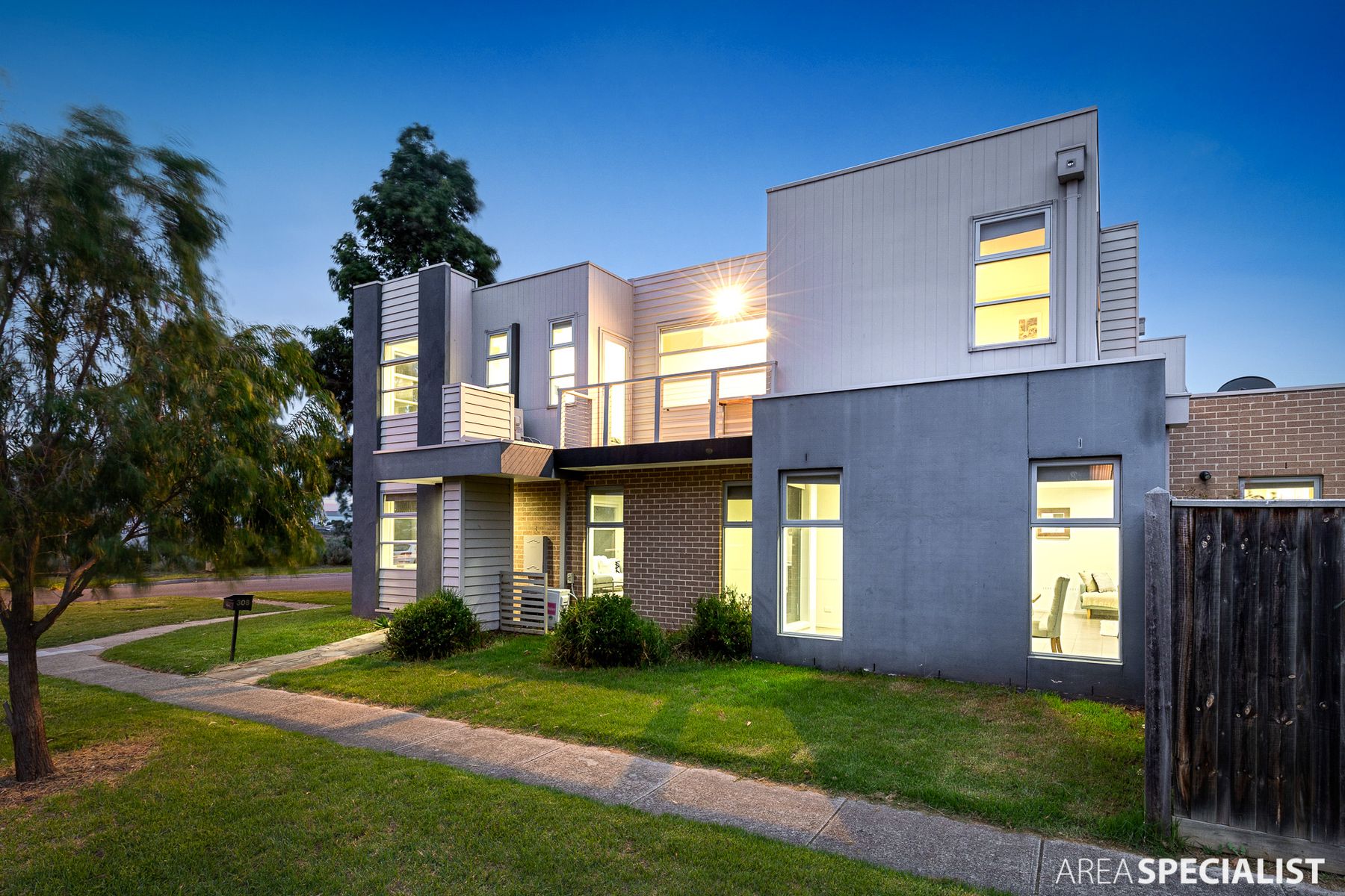 308 Boardwalk Boulevard, Point Cook, VIC 3030, Point Cook - Thumbnail 3