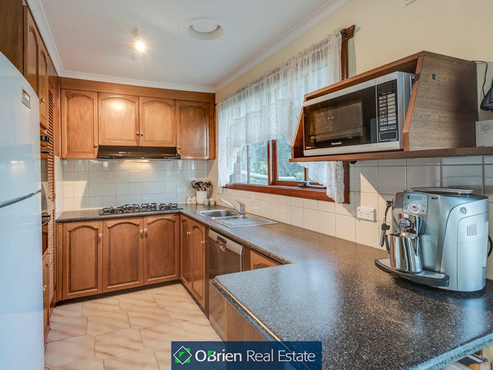 43 John Edgcumbe Way, Endeavour Hills, VIC 3802, Endeavour Hills - Thumbnail 2