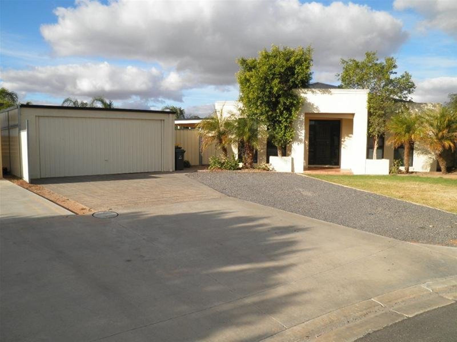 18 Sterling Drive