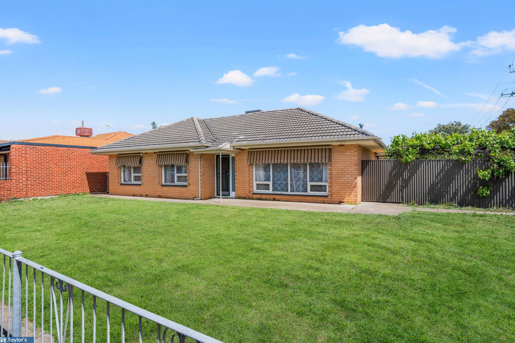1 Harrow Road, Para Hills West - Image 1