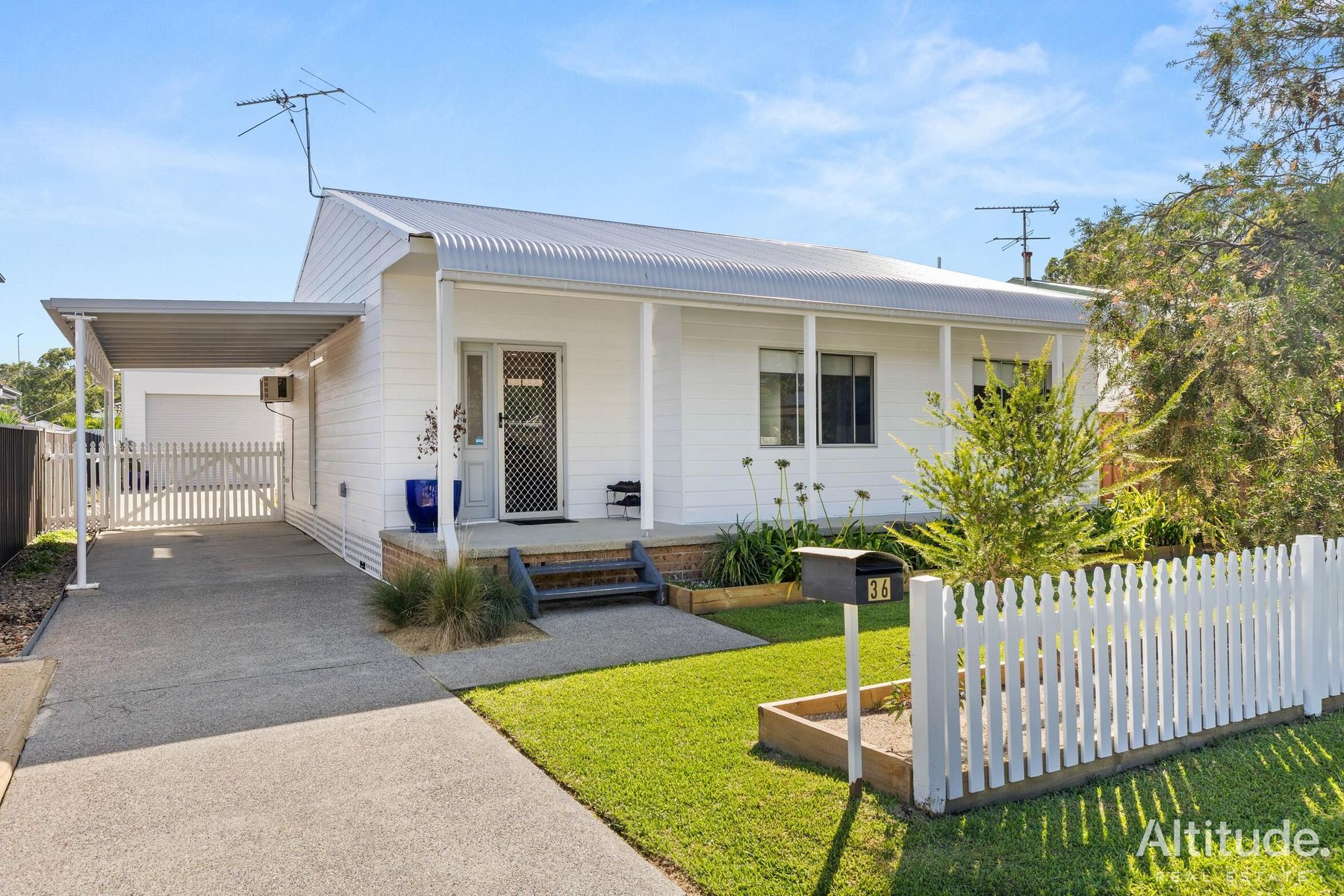 36 St Johns Drive, Croudace Bay, NSW 2280, Croudace Bay - Thumbnail 2