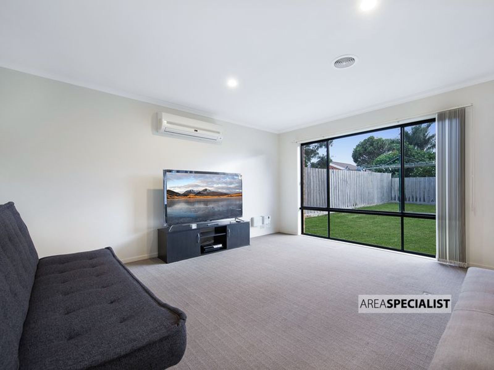 53 Phoenix Avenue, Cranbourne, VIC 3977, Cranbourne - Thumbnail 4
