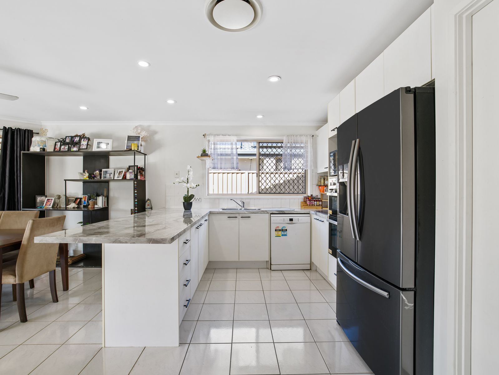18 Kingaroy, Helensvale, QLD 4212, Helensvale - Thumbnail 2