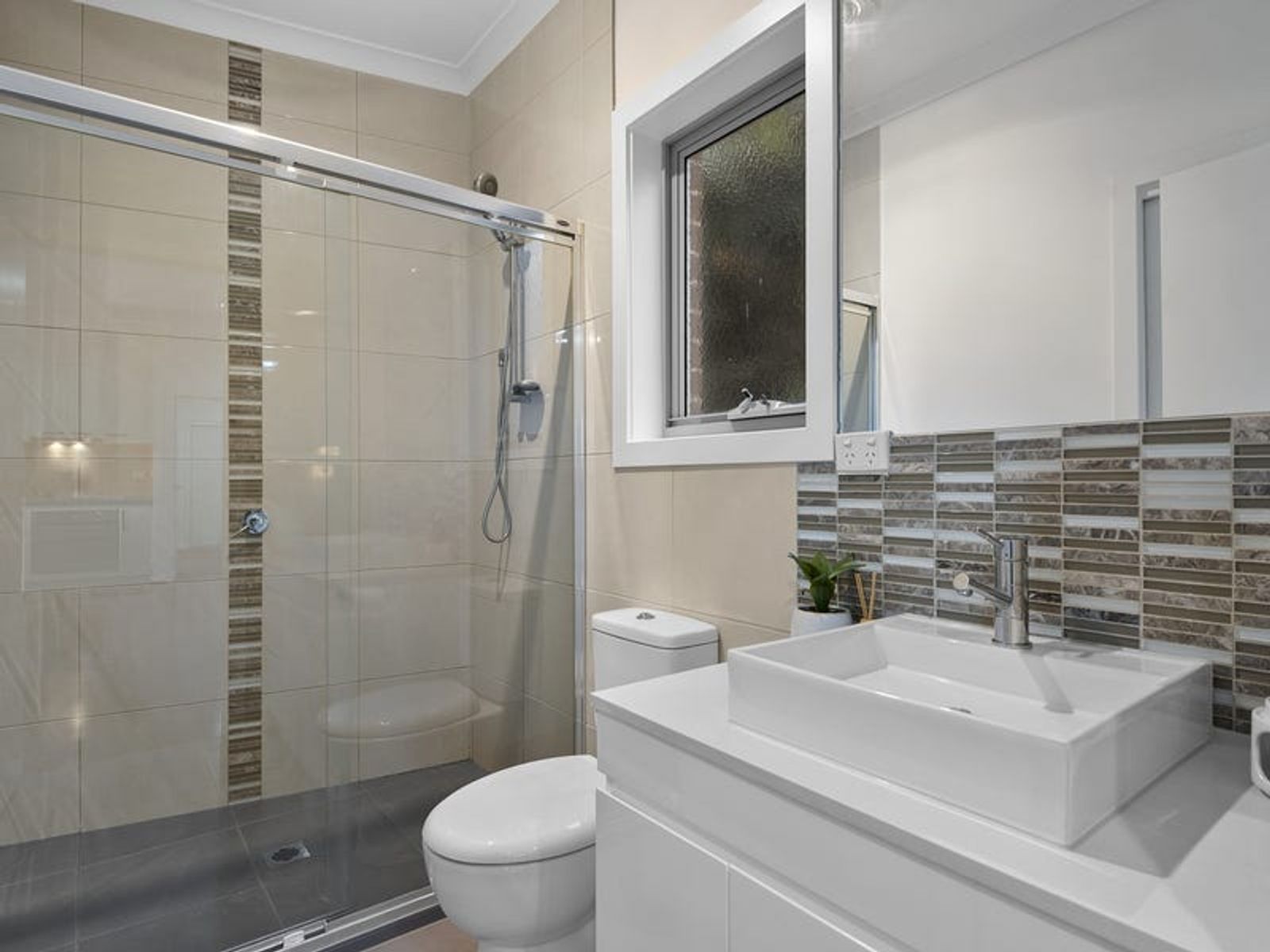 13B Ti, Doveton - Thumbnail 5