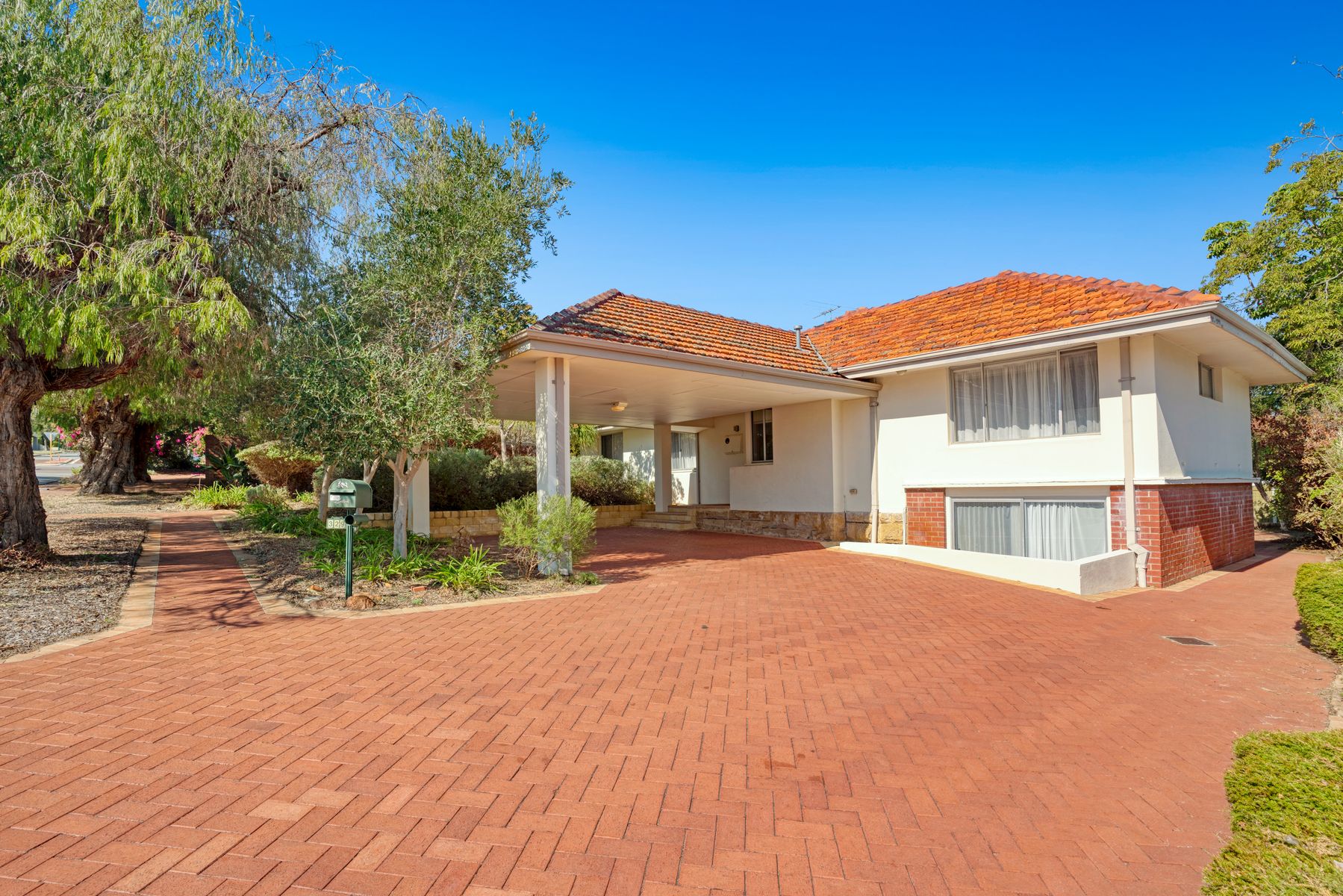 329 Salvado Road, Floreat, WA 6014, Floreat - Thumbnail 2