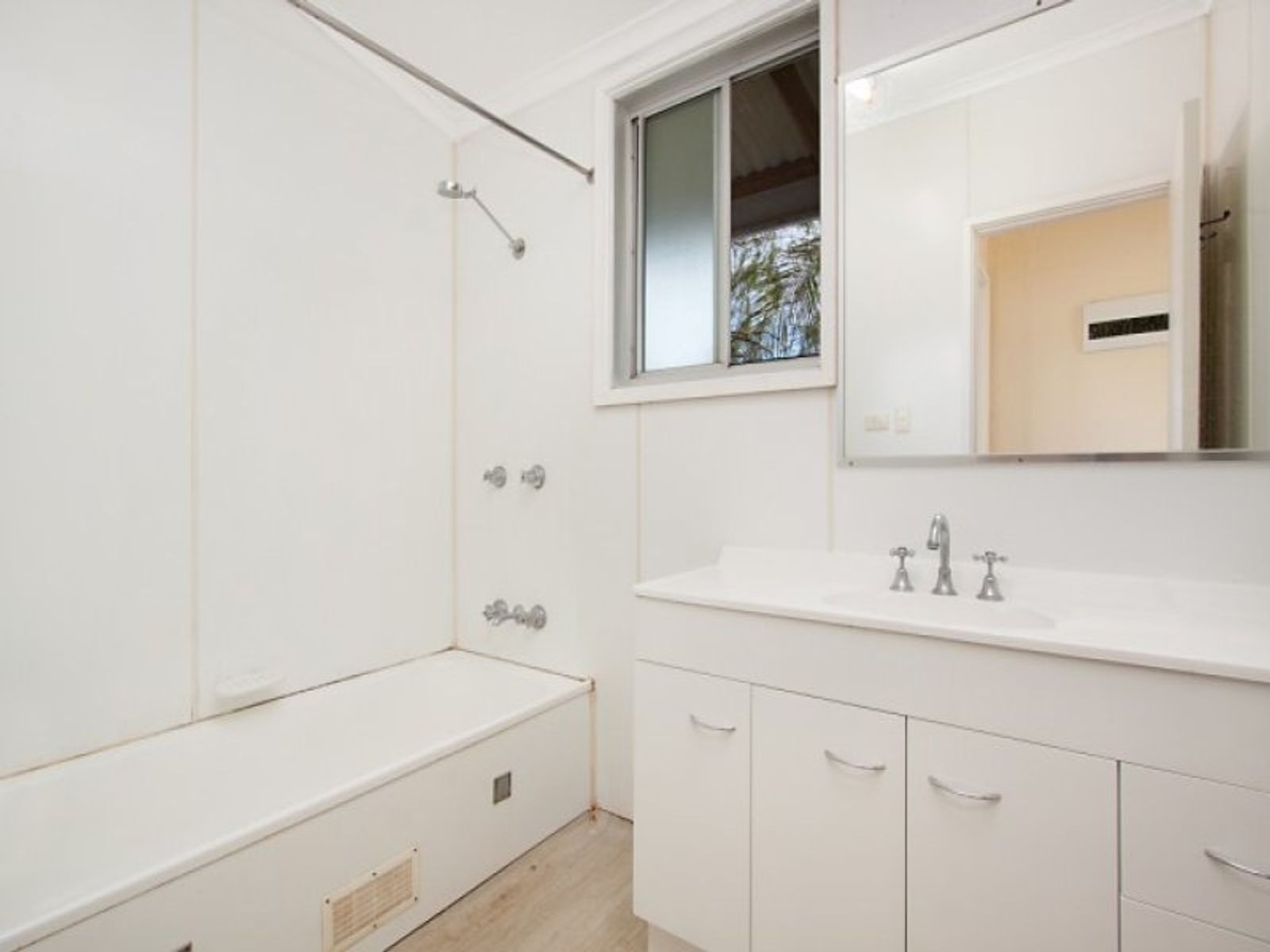 35 Applegum Drive, Karama NT 0812, Karama - Thumbnail 2