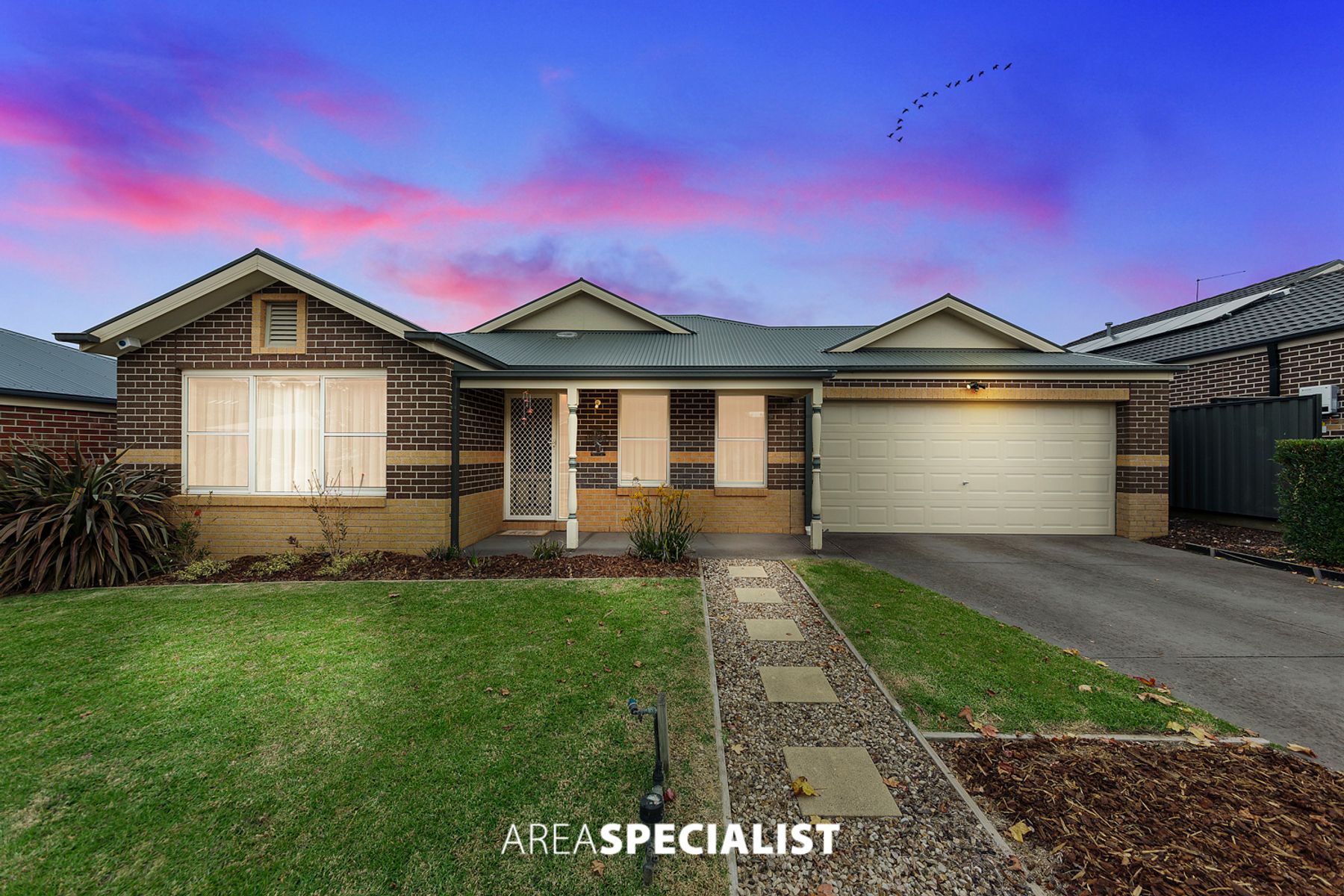 20 Windermere Boulevard, Pakenham, VIC 3810, Pakenham - Thumbnail 2