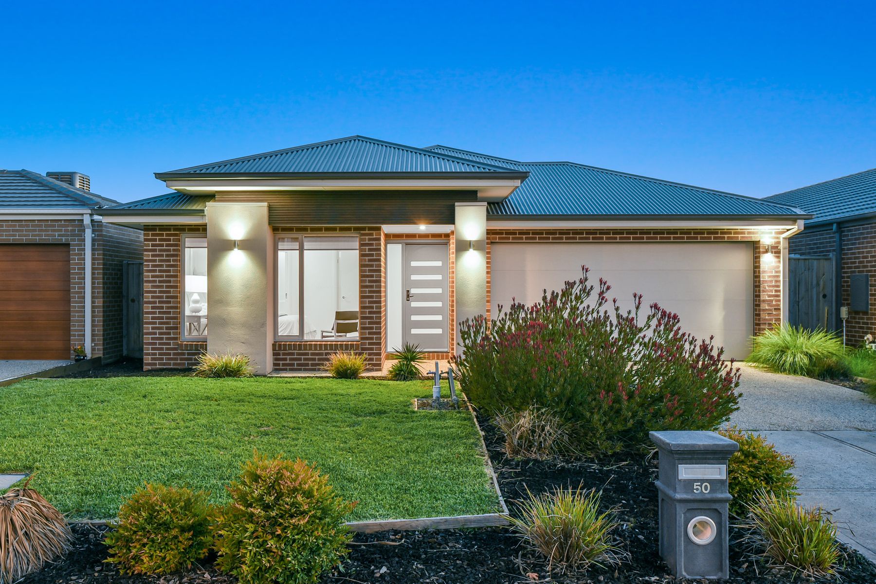 50 Skylark Boulevard, Clyde North, VIC 3978, Clyde North - Thumbnail 2