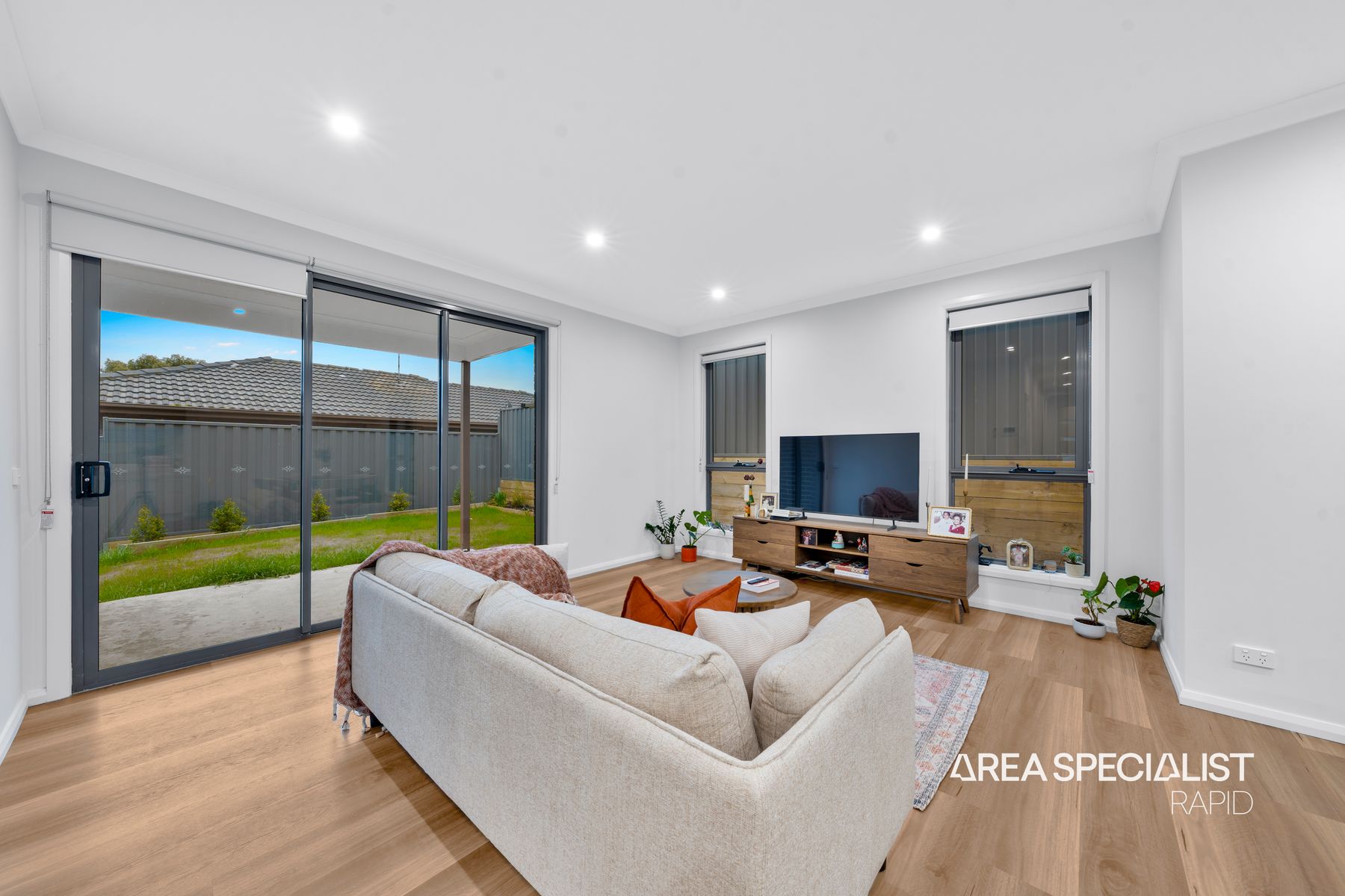 1 Millswyn Avenue, Hampton Park, VIC 3976, Hampton Park - Thumbnail 3