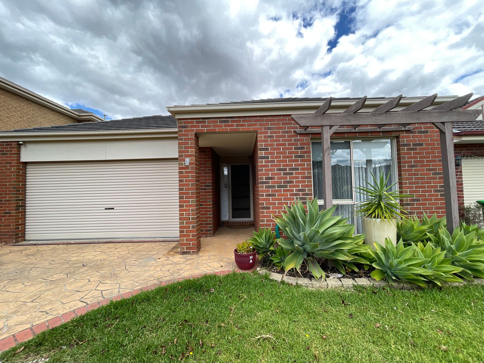 7 Joseph Banks Drive, Pakenham, VIC 3810, Pakenham - Thumbnail 2