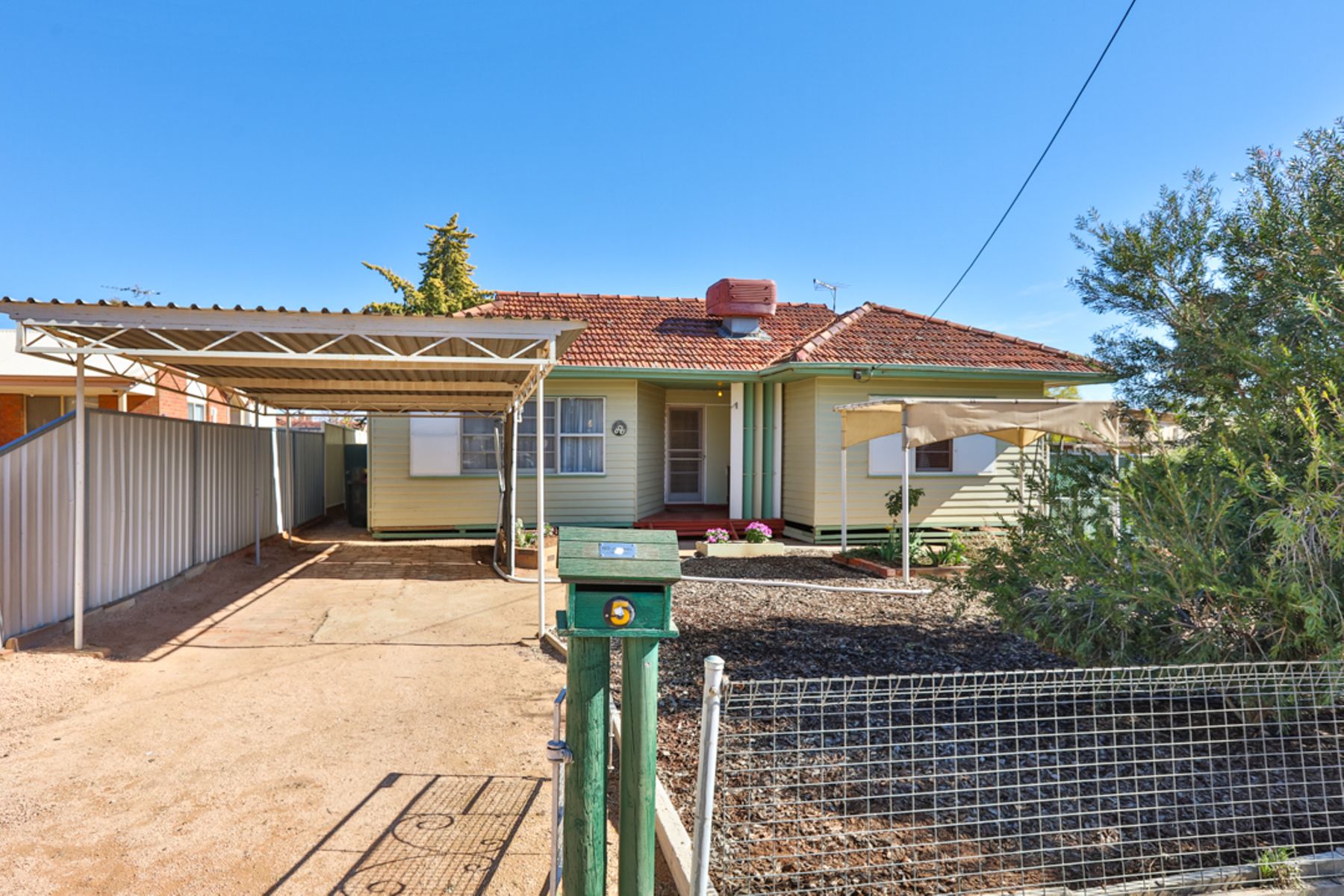 5 Foster Street