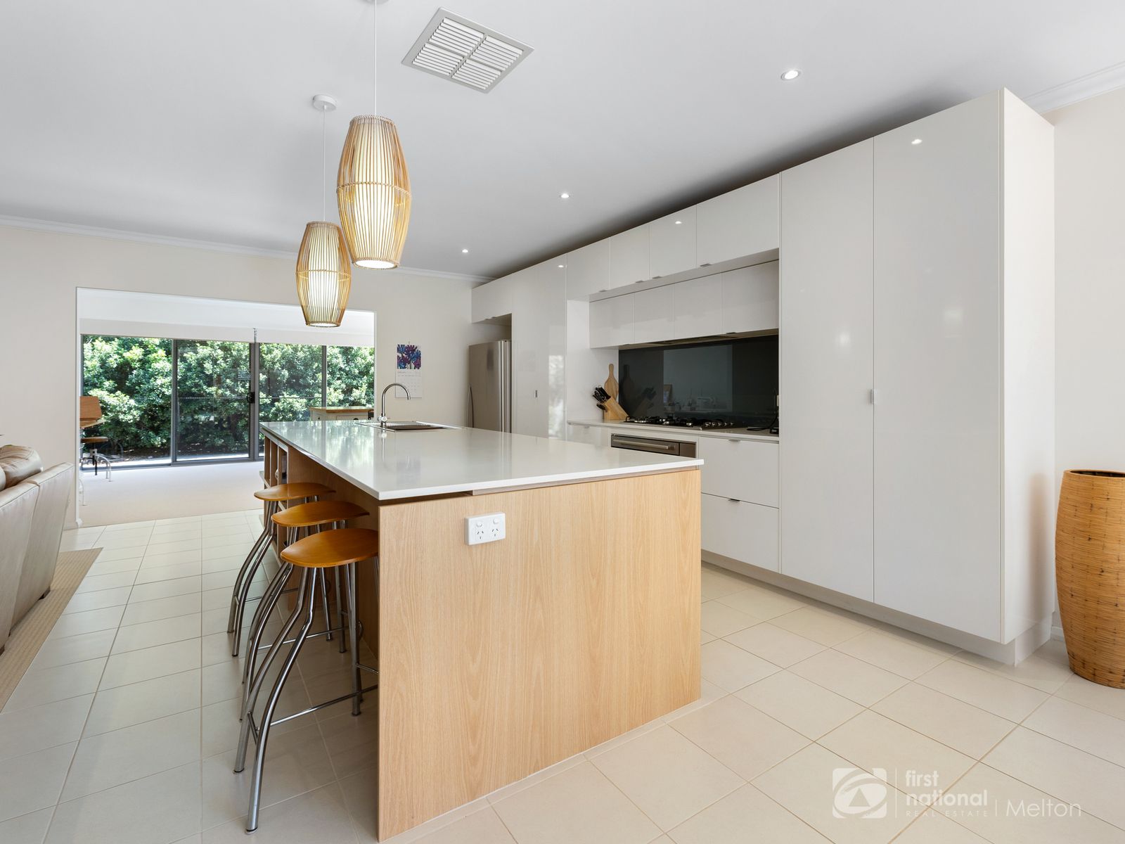 16 Maldon Drive, Eynesbury VIC 3338, Eynesbury - Thumbnail 2
