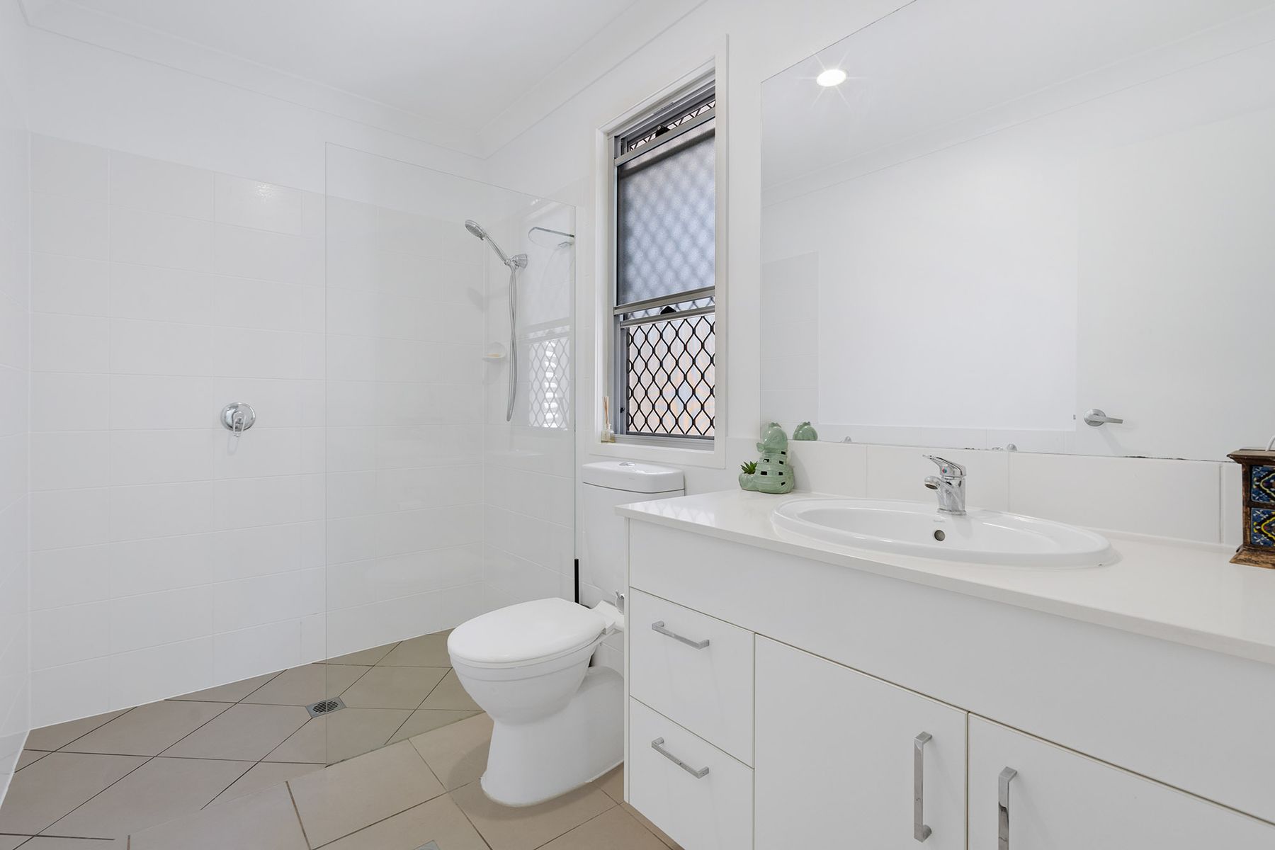 2/111 McAuley Parade, Pacific Pines, QLD 4211, Pacific Pines - Thumbnail 8