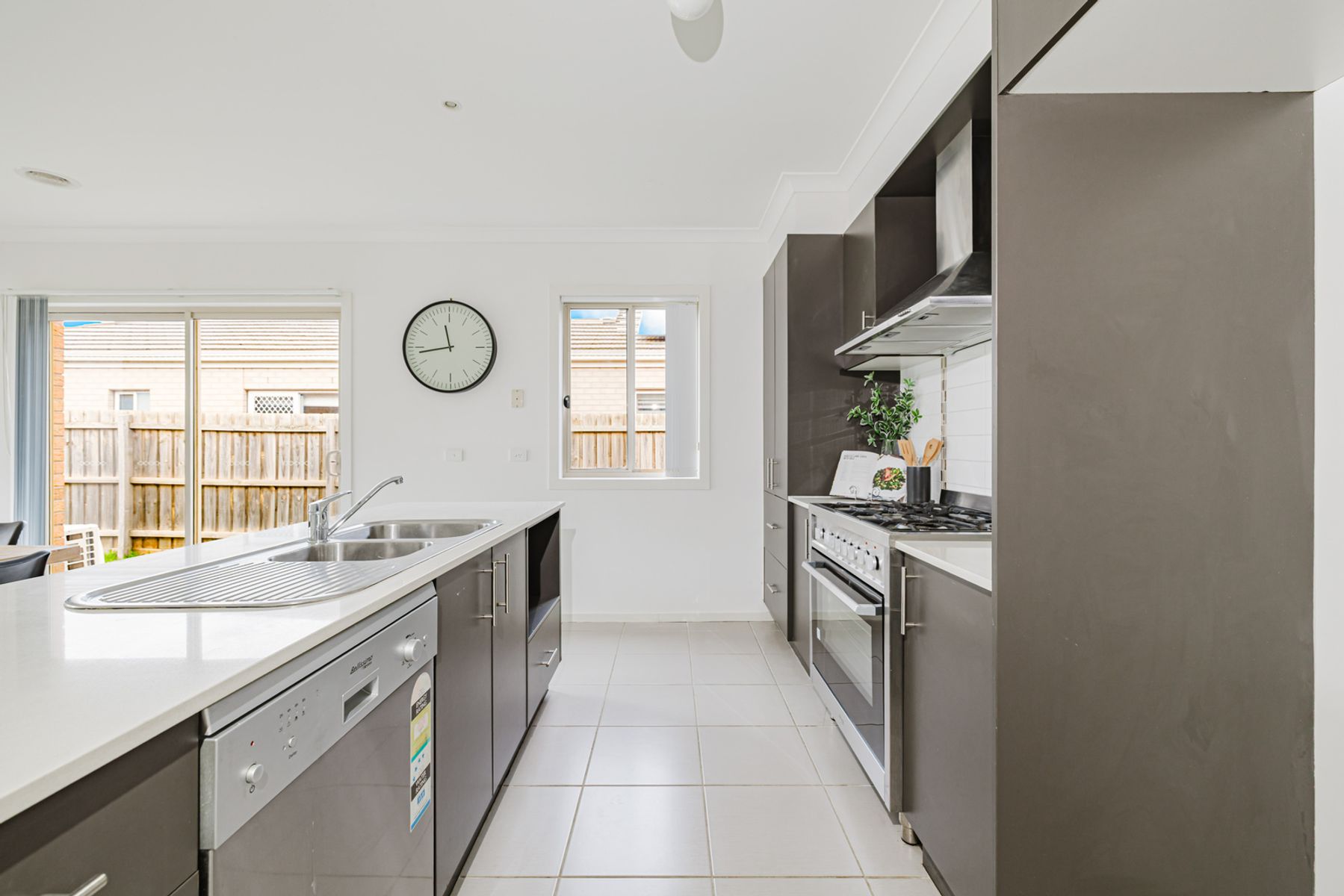 17 Equine Circuit, Melton South VIC 3338, Melton South - Thumbnail 4