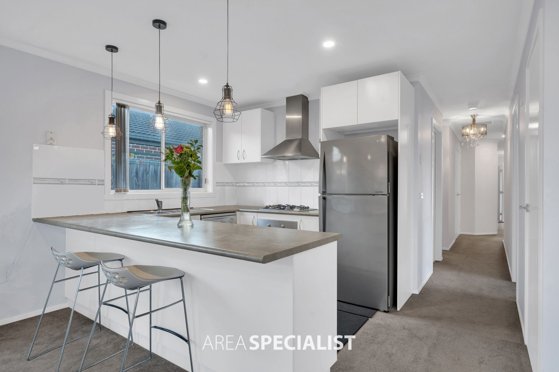 2/107, Cranbourne West - Thumbnail 4