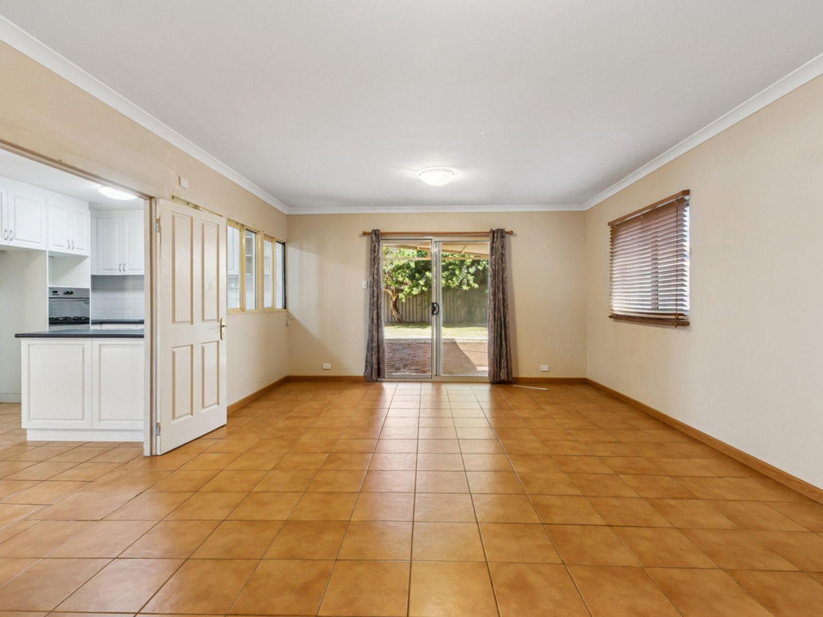 66 Patterson Drive, Middle Swan, WA 6056, Middle Swan - Thumbnail 4