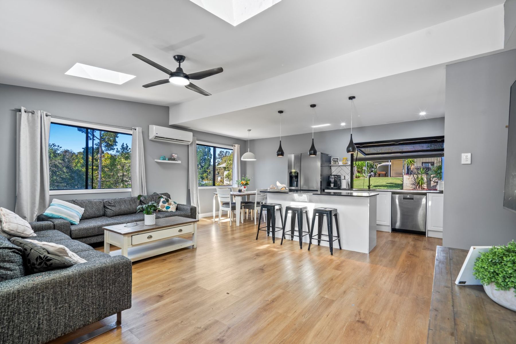 65 Simmons Road, North Ipswich QLD 4305, North Ipswich - Thumbnail 2