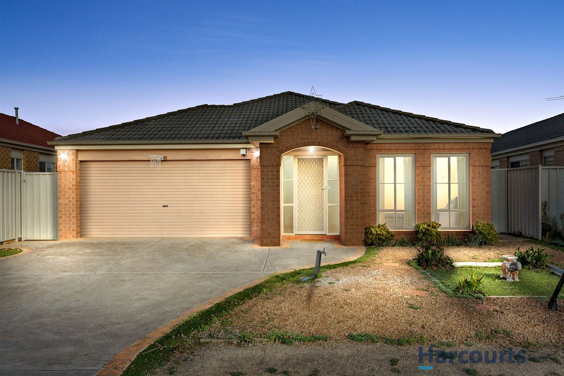 5 Tamborine Way, Caroline Springs, VIC 3023
