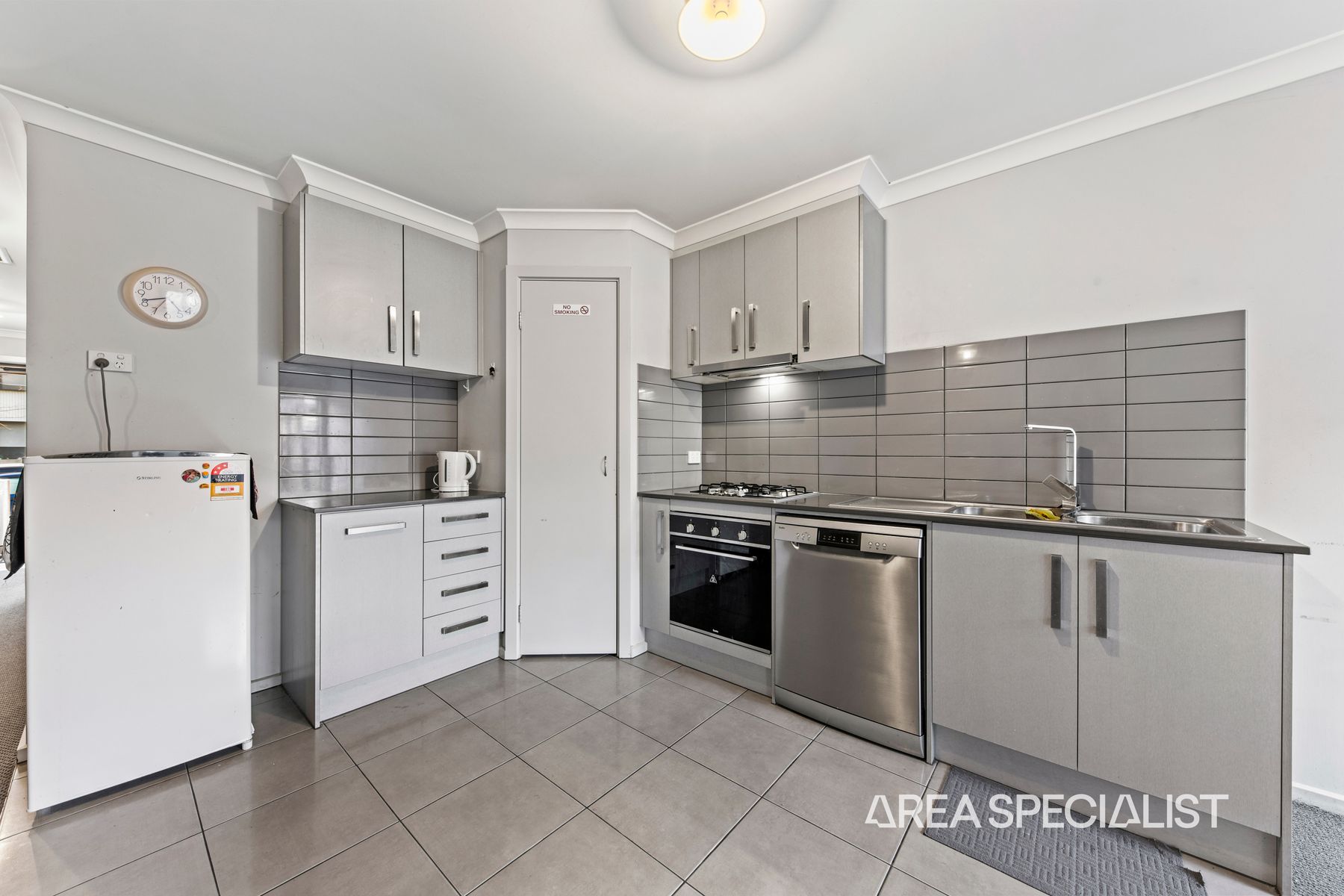 42 Henry Street, Pakenham, VIC 3810, Pakenham - Thumbnail 5