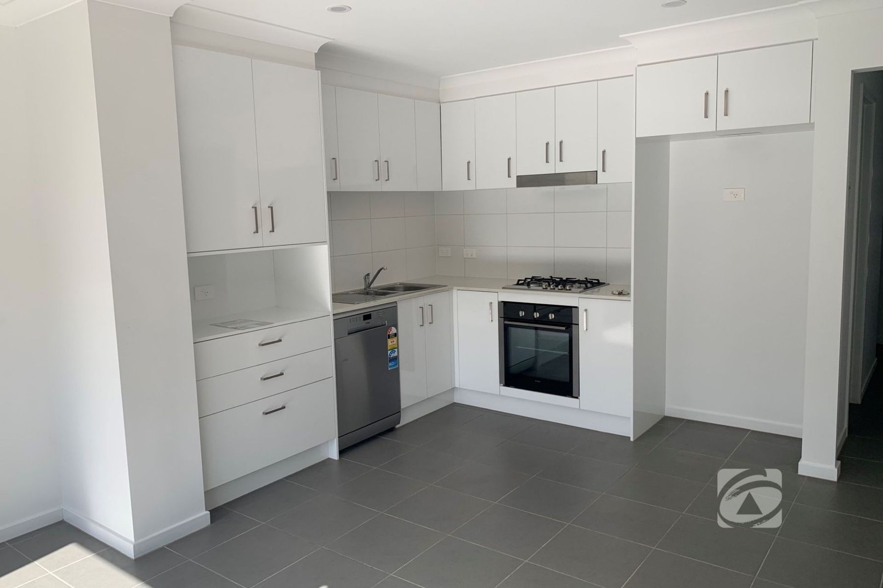 39 Hunt Way, Pakenham VIC 3810, Pakenham - Thumbnail 2