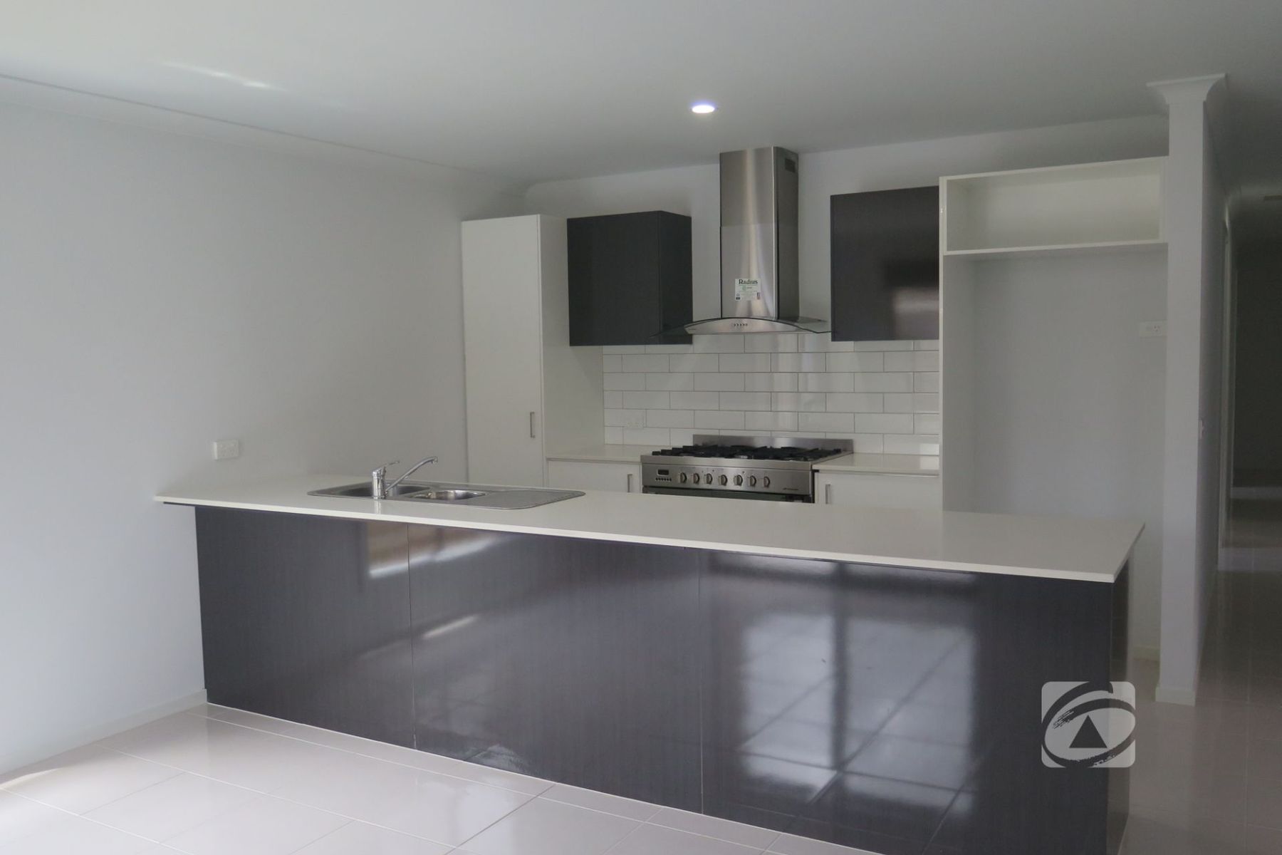 10 Fairywren Street, Pakenham VIC 3810, Pakenham - Thumbnail 2