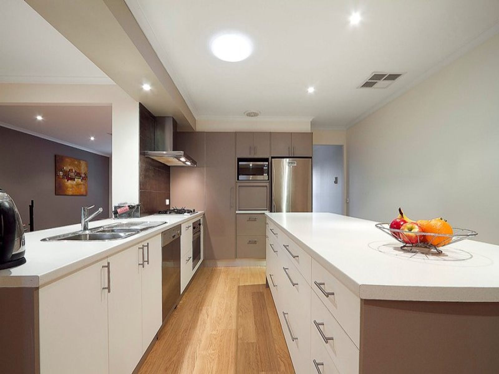 21 Nurten Parade, Aspendale Gardens, VIC 3195, Aspendale Gardens - Thumbnail 2