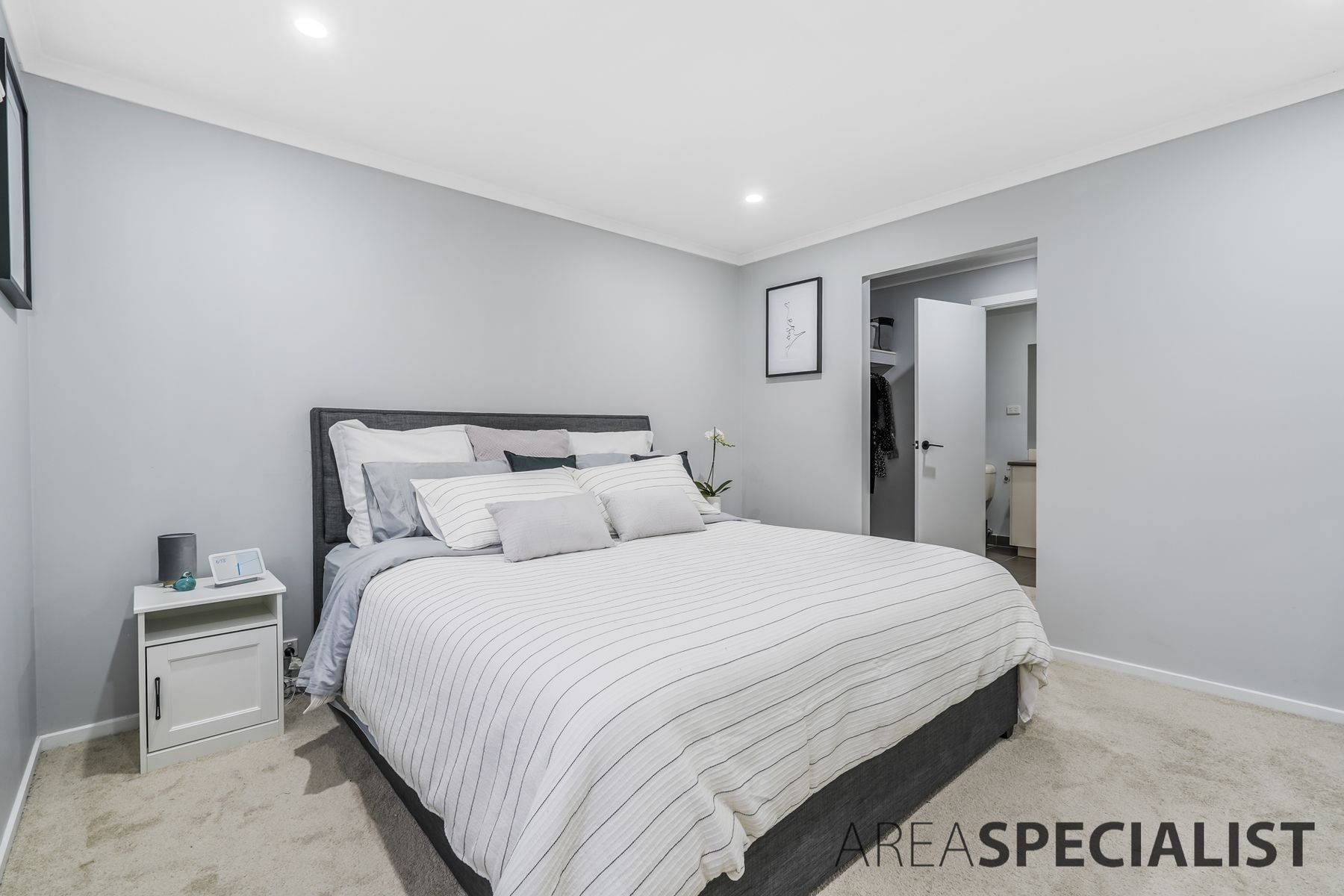 74 Scotsdale Drive, Cranbourne East, VIC 3977, Cranbourne East - Thumbnail 4