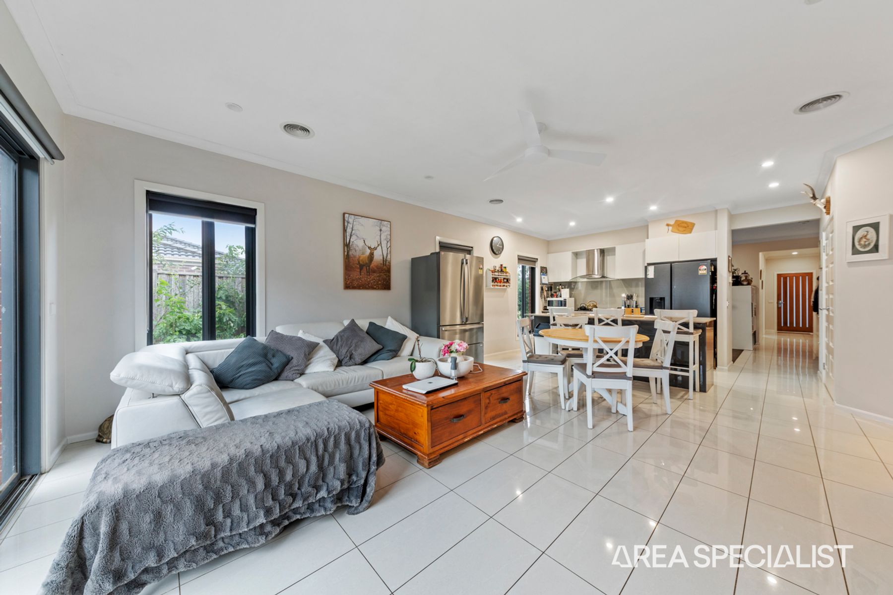 4 Randall Avenue, Clyde North, VIC 3978, Clyde North - Thumbnail 7