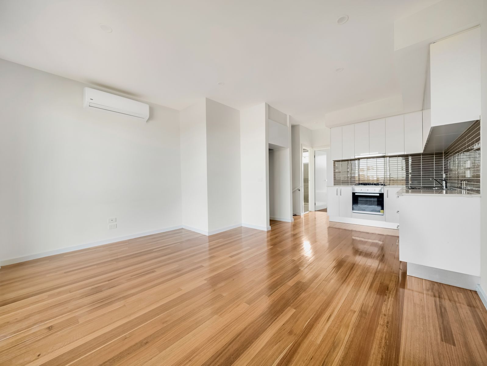 227 Duke Street, Sunshine North, VIC 3020, Sunshine North - Thumbnail 3