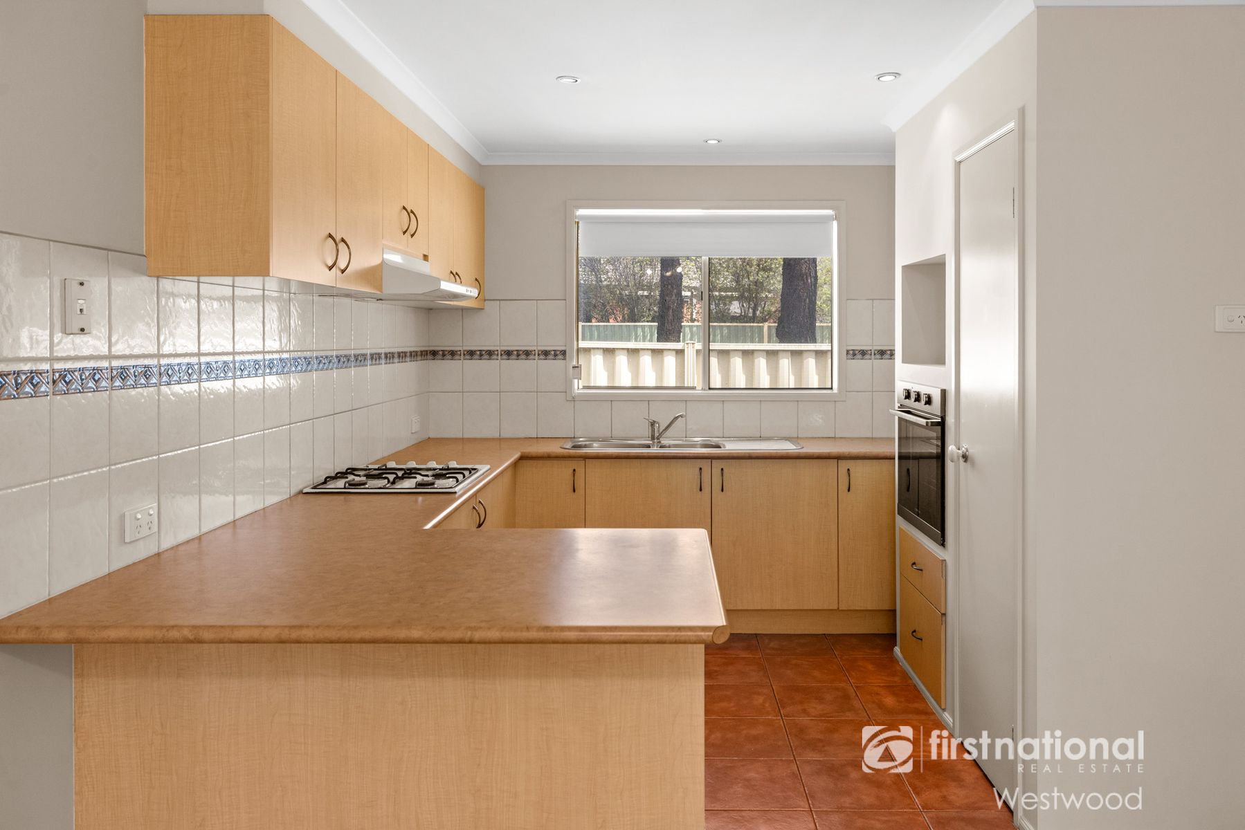 33 Sandleford Way, Hoppers Crossing VIC 3029, Hoppers Crossing - Thumbnail 3