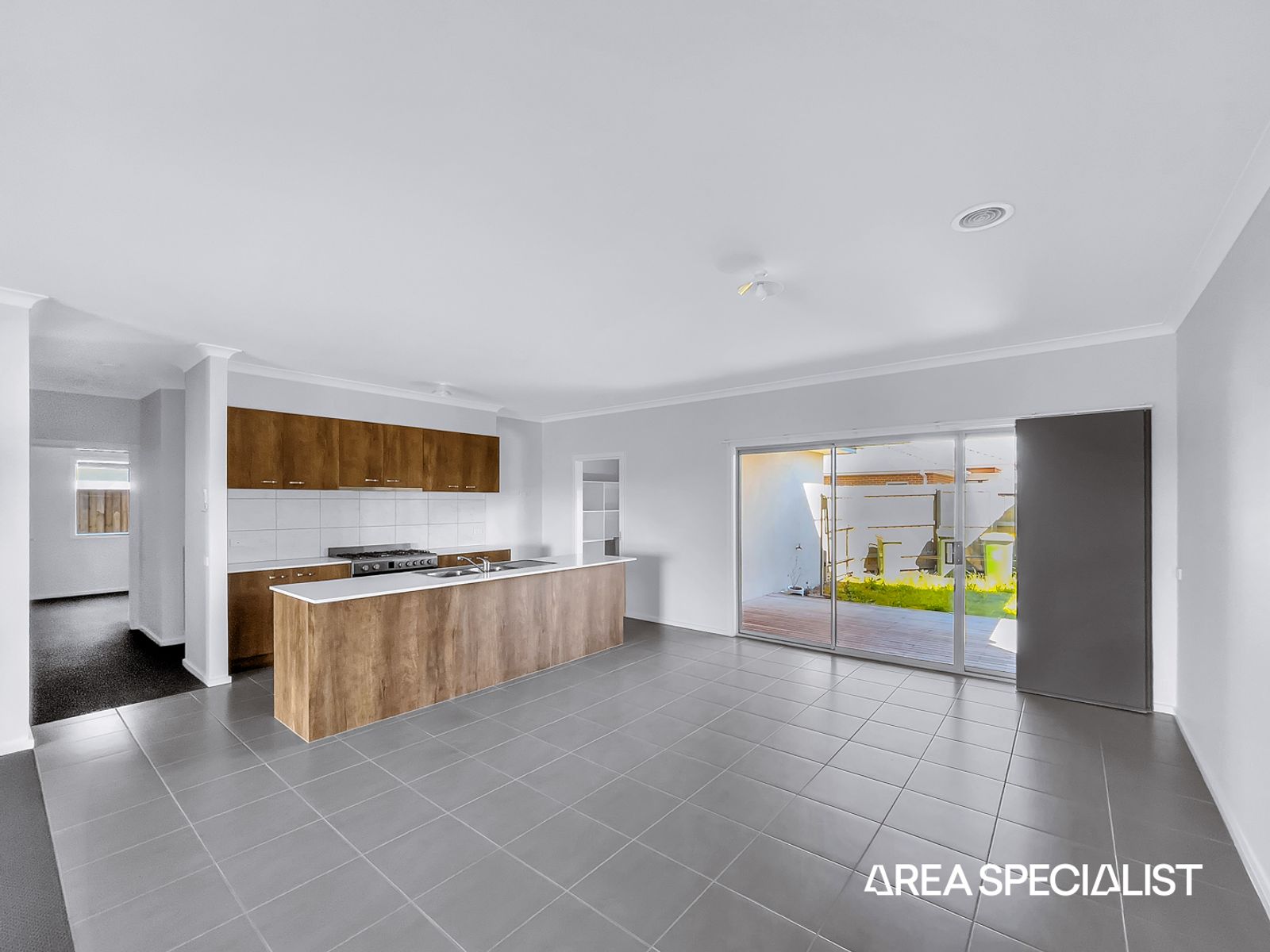 8 Bambury Close, Koo Wee Rup, Koo Wee Rup - Thumbnail 3