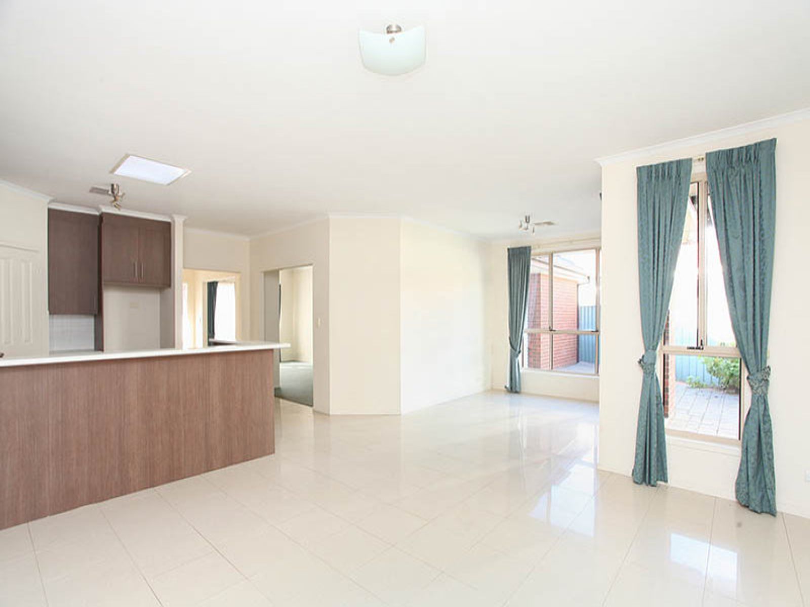 10 Grenada Court, Mawson Lakes, SA 5095, Mawson Lakes - Thumbnail 2