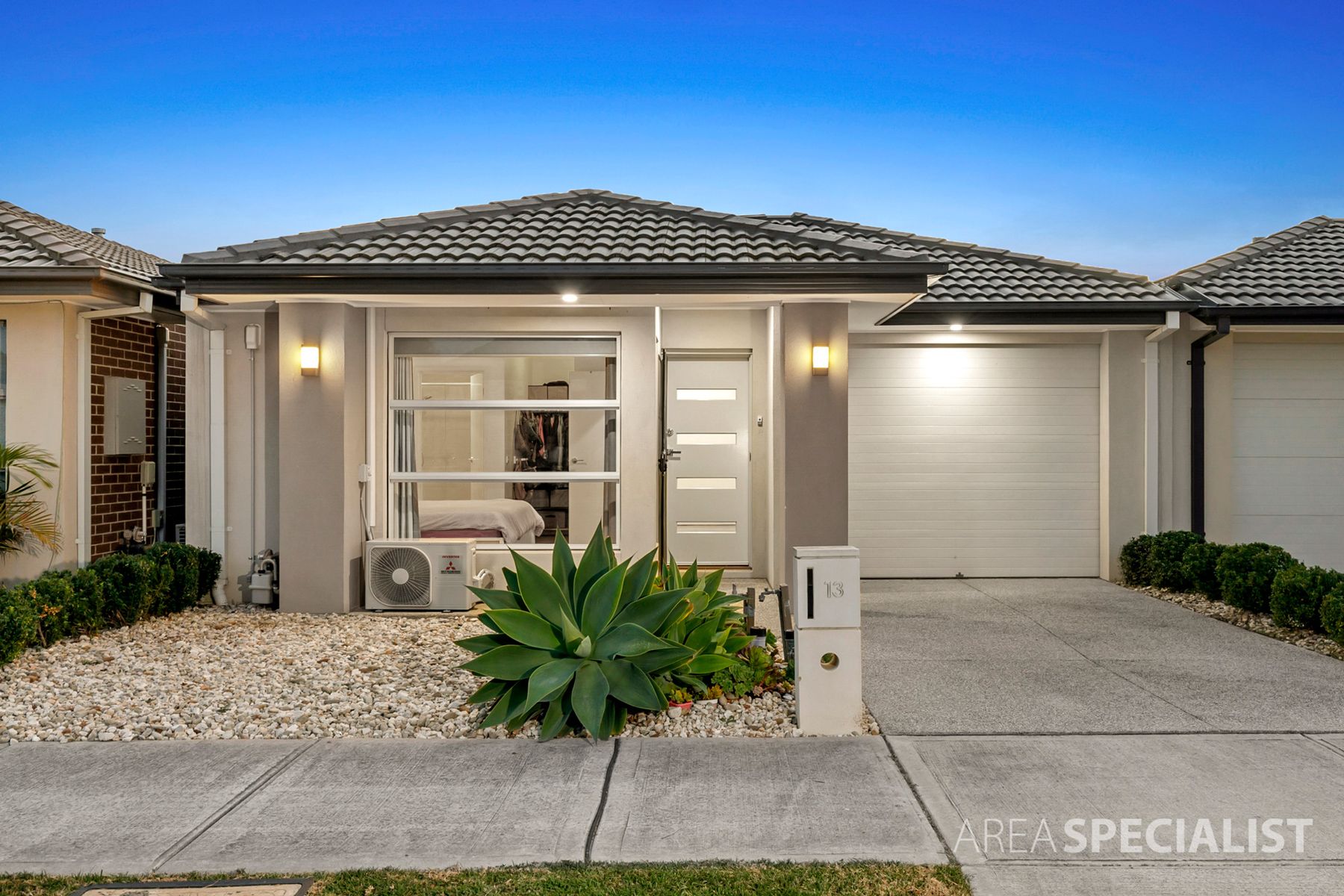 13 Westphalian Rise, Clyde North, VIC 3978