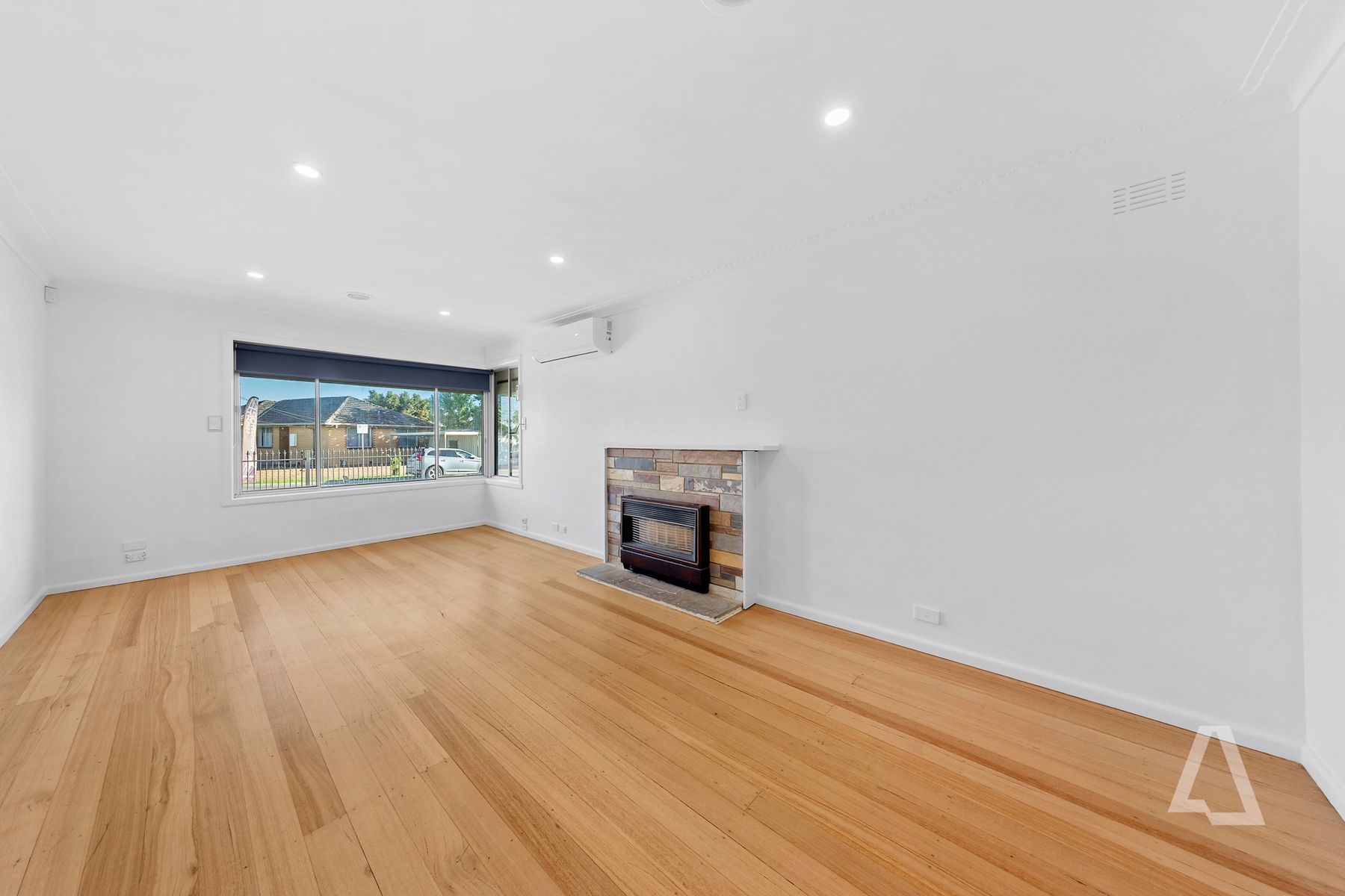 12 Obrien Drive, St Albans, VIC 3021, St Albans - Thumbnail 5