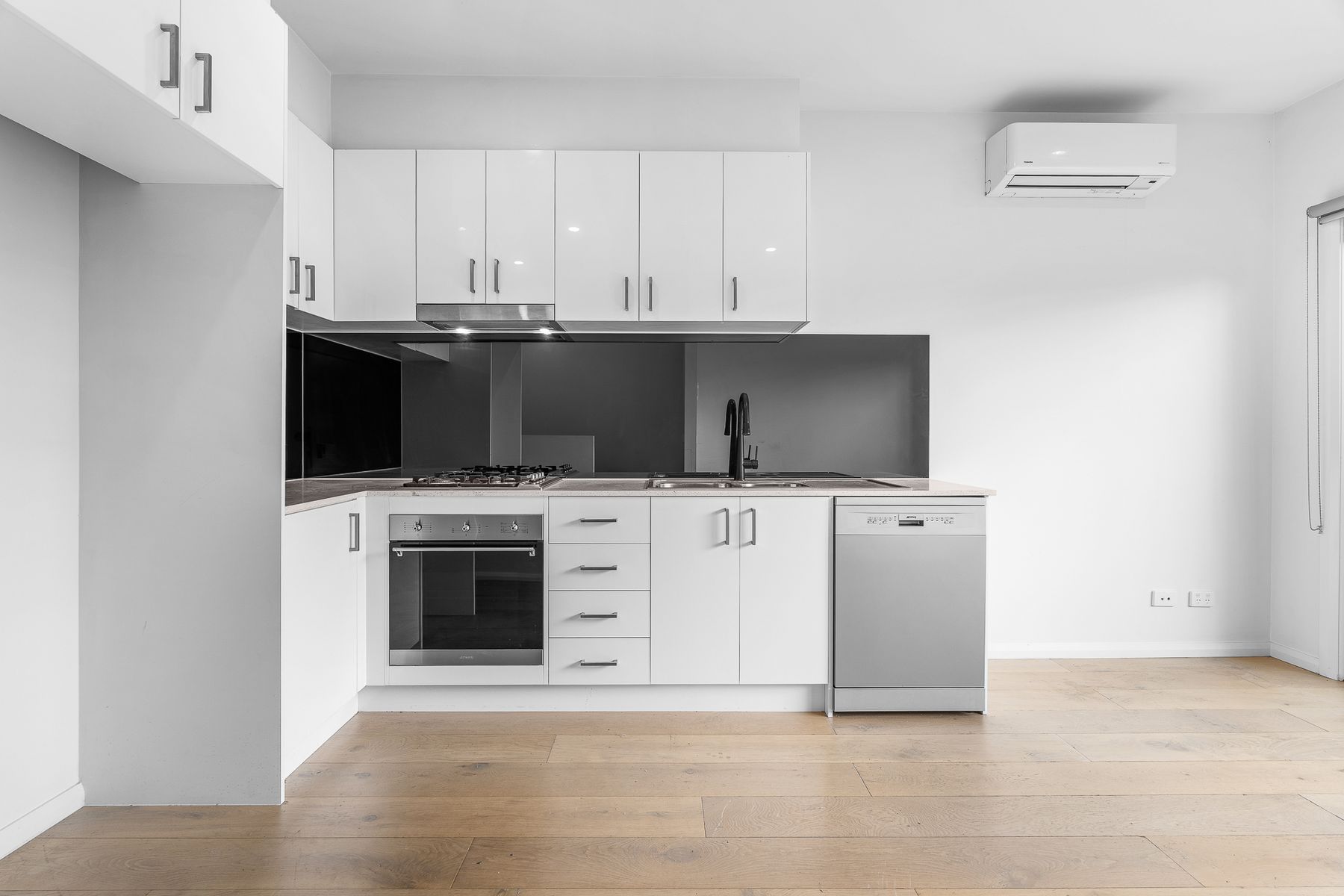 2/17 Bent Street, Bentleigh, VIC 3204, Bentleigh - Thumbnail 2