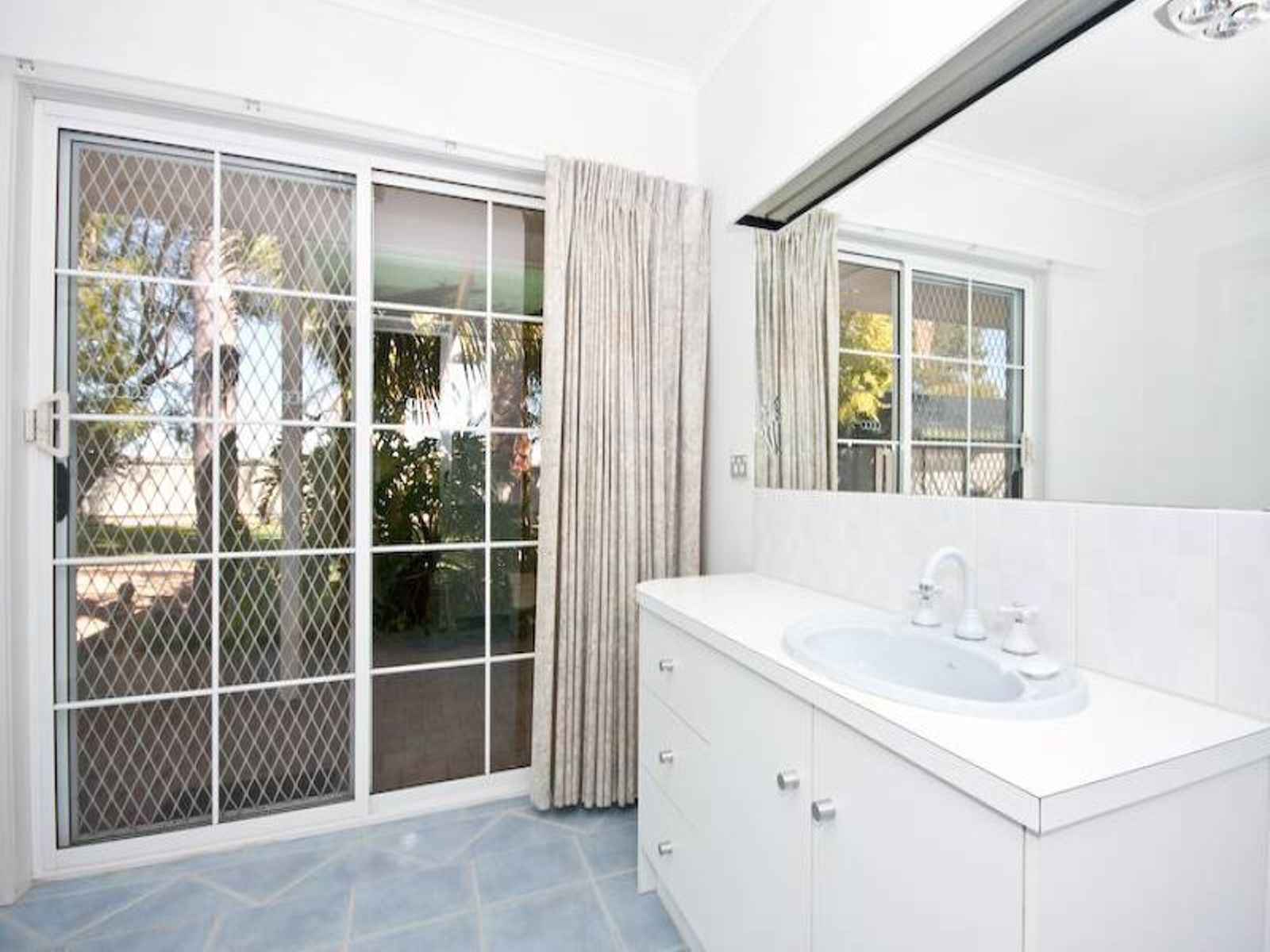 2 Leng Close, Nichols Point - Thumbnail 6
