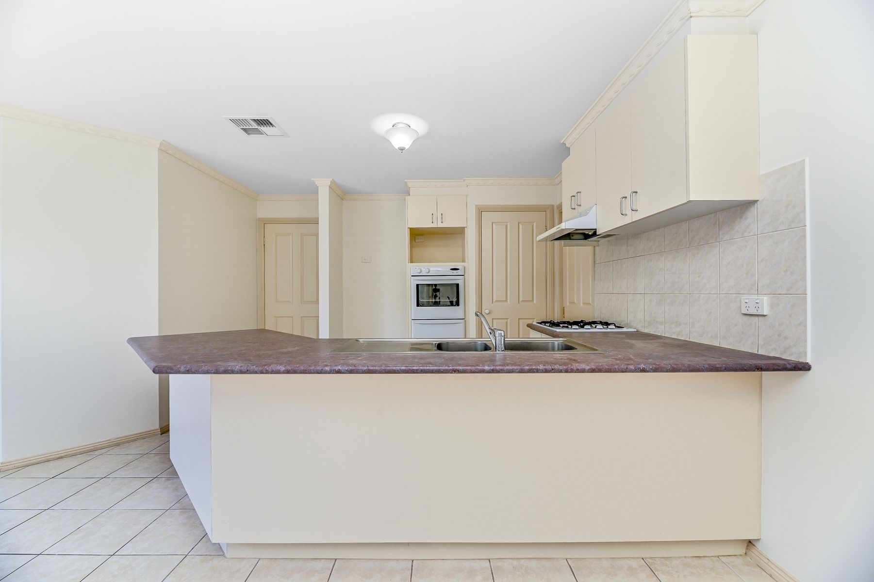 40 Dartmoor Drive, Cranbourne East, VIC 3977, Cranbourne East - Thumbnail 4