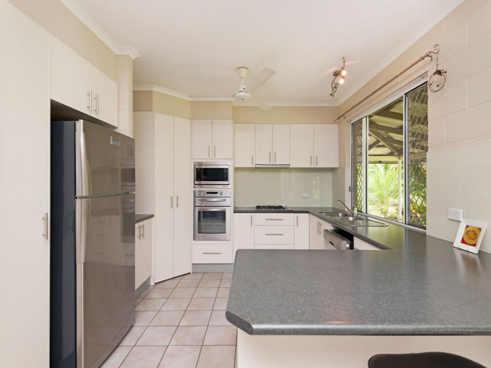 215 Woodcote Crescent, Girraween NT 0836, Girraween - Thumbnail 8