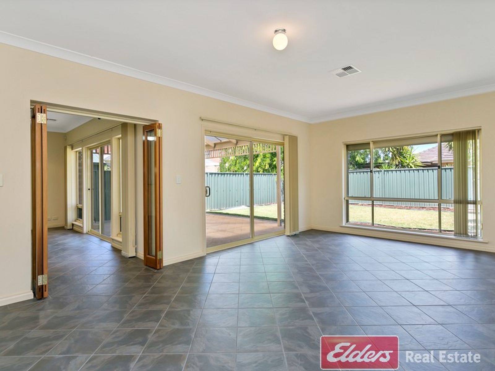 21 Heron Walk, Mawson Lakes, SA 5095, Mawson Lakes - Thumbnail 2
