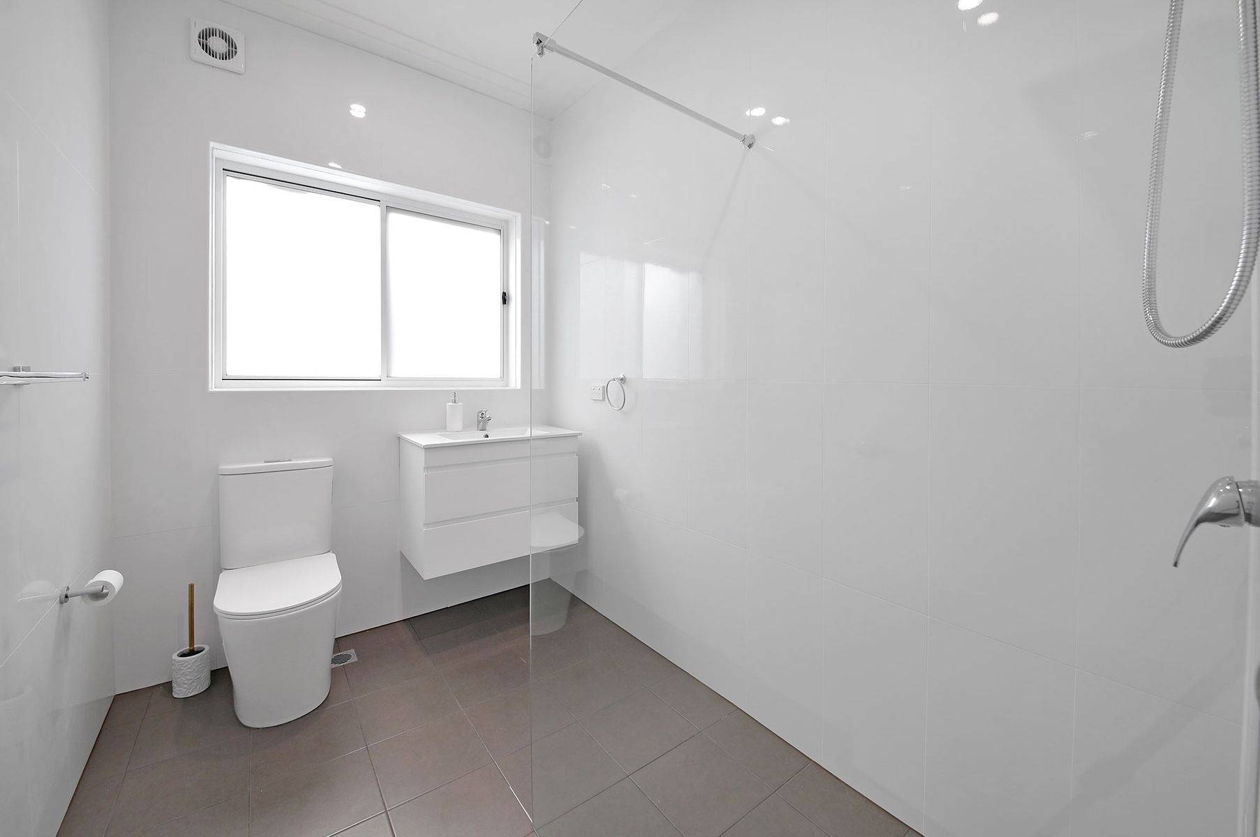 42 Simmons Street, Revesby NSW 2212, Revesby - Thumbnail 3