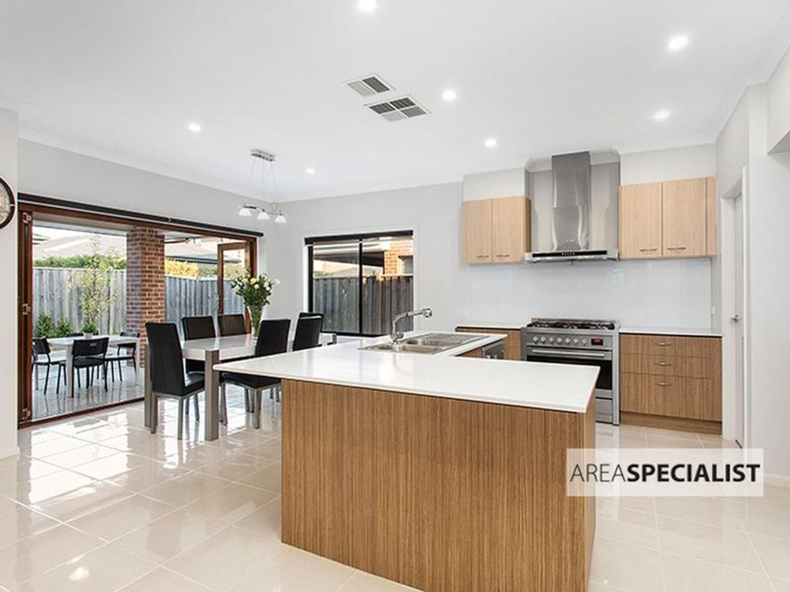 21 Juneberry Drive, Keysborough, VIC 3173, Keysborough - Thumbnail 2