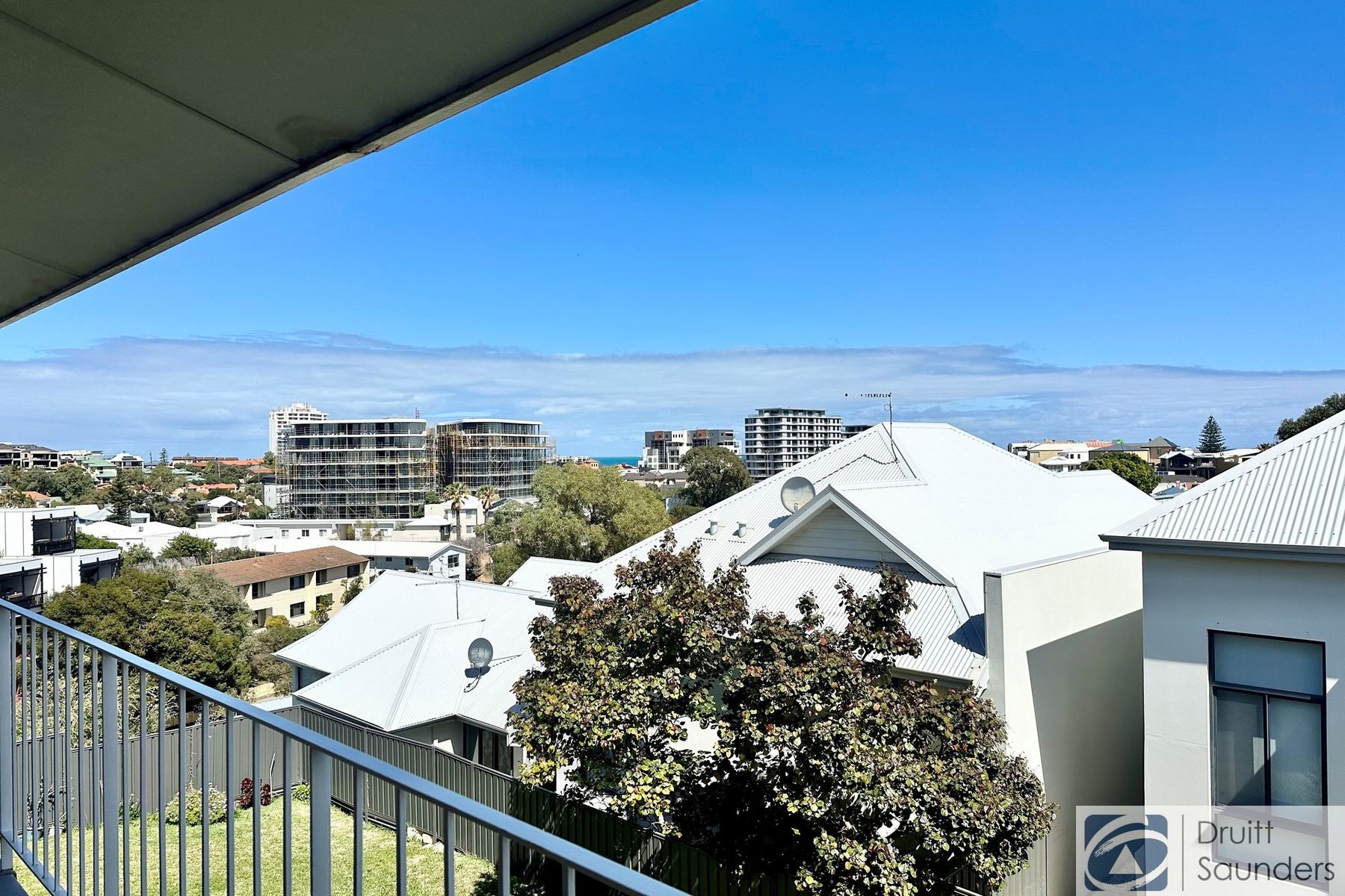 20/176 Elliott Road, Scarborough WA 6019, Scarborough - Thumbnail 2