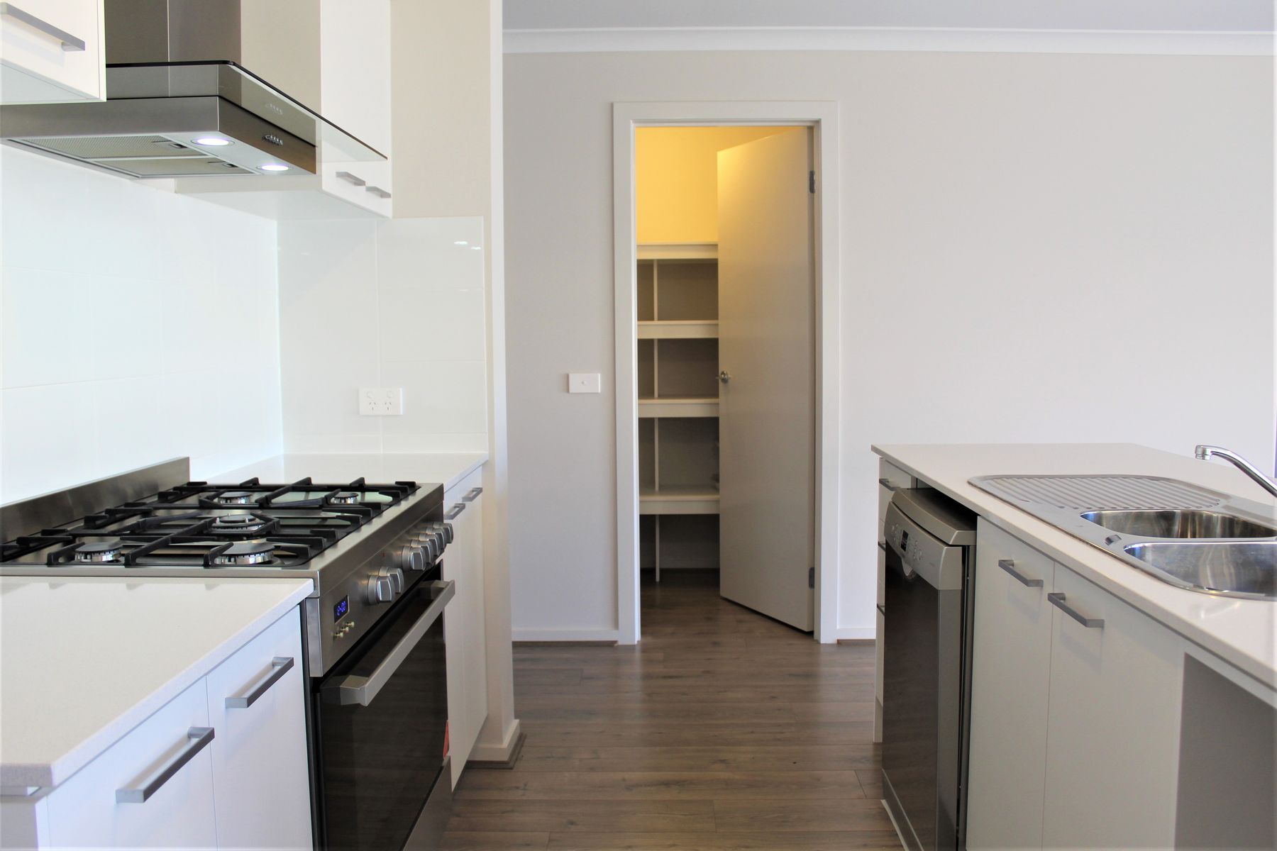 6 Kakoura Street, Drouin VIC 3818, Drouin - Thumbnail 5