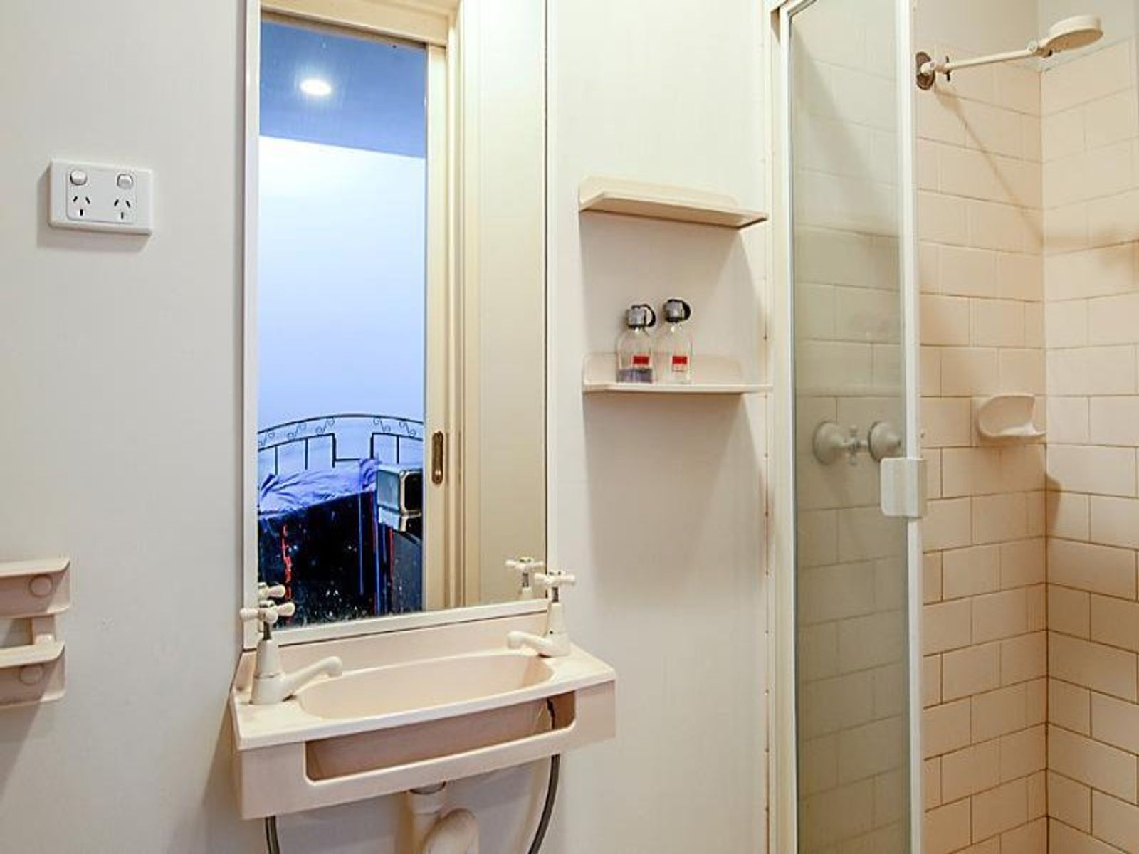 20 Musgrove Mews, Kensington - Thumbnail 7
