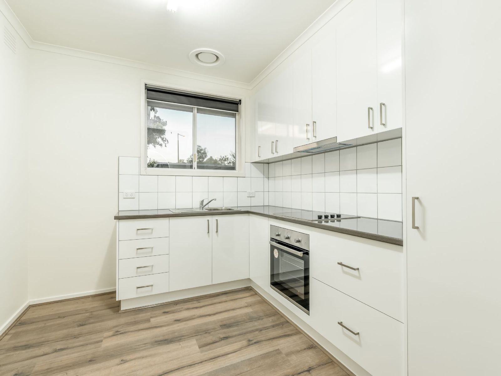 3/12, Cranbourne - Thumbnail 7