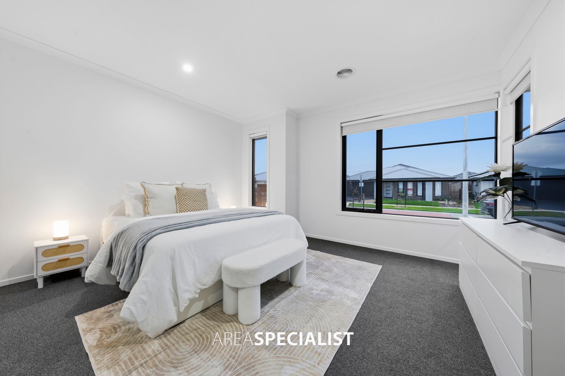 18 Celevan Street, Clyde North, Clyde North - Thumbnail 8