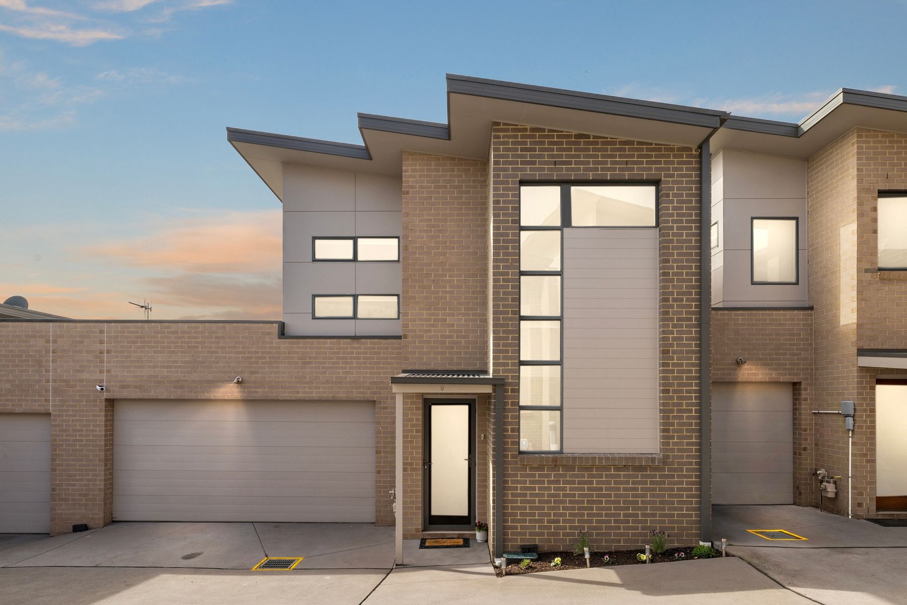 9/19 Henderson Road, Queanbeyan - Thumbnail 2