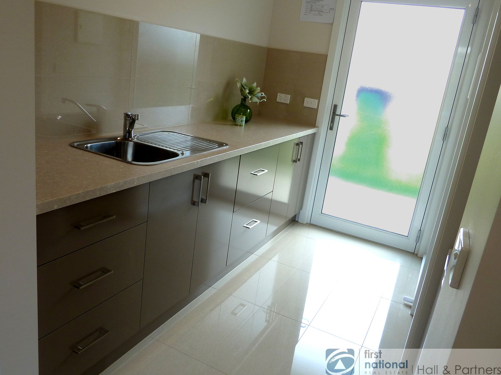 13 Wedd Street, Cheltenham VIC 3192, Cheltenham - Thumbnail 2