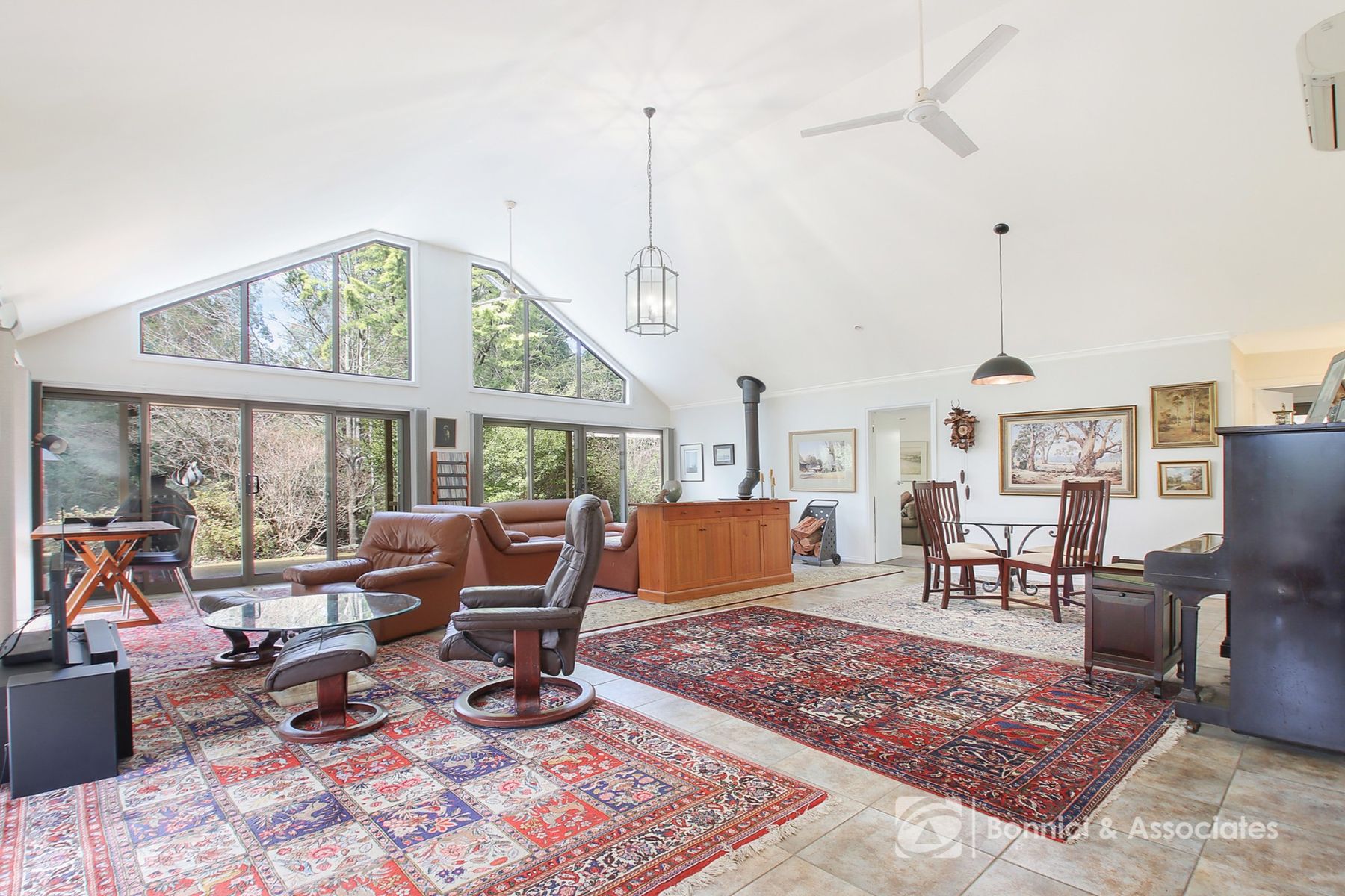 6 Peach Drive, Beechworth VIC 3747, Beechworth - Thumbnail 2