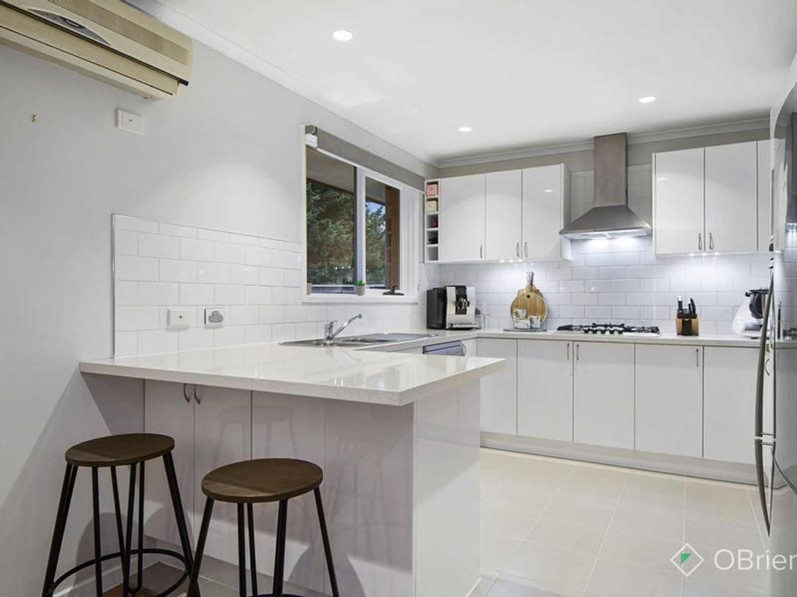34 Lawson Way, Endeavour Hills, VIC 3802, Endeavour Hills - Thumbnail 2